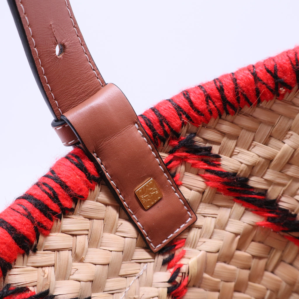 Basket Tote Embroidered Raffia B20915