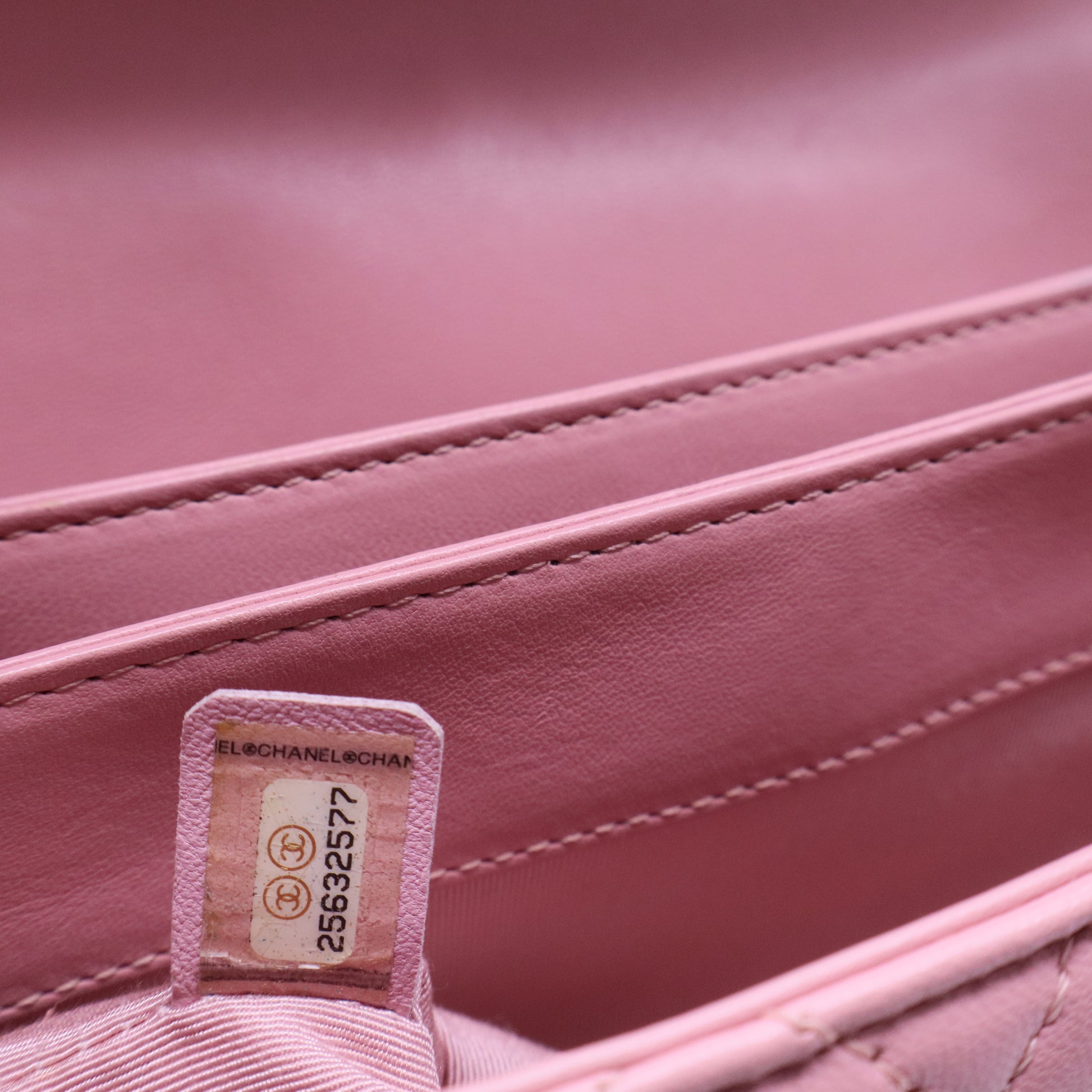 Timeless Classique Top Handle leather handbag B20175