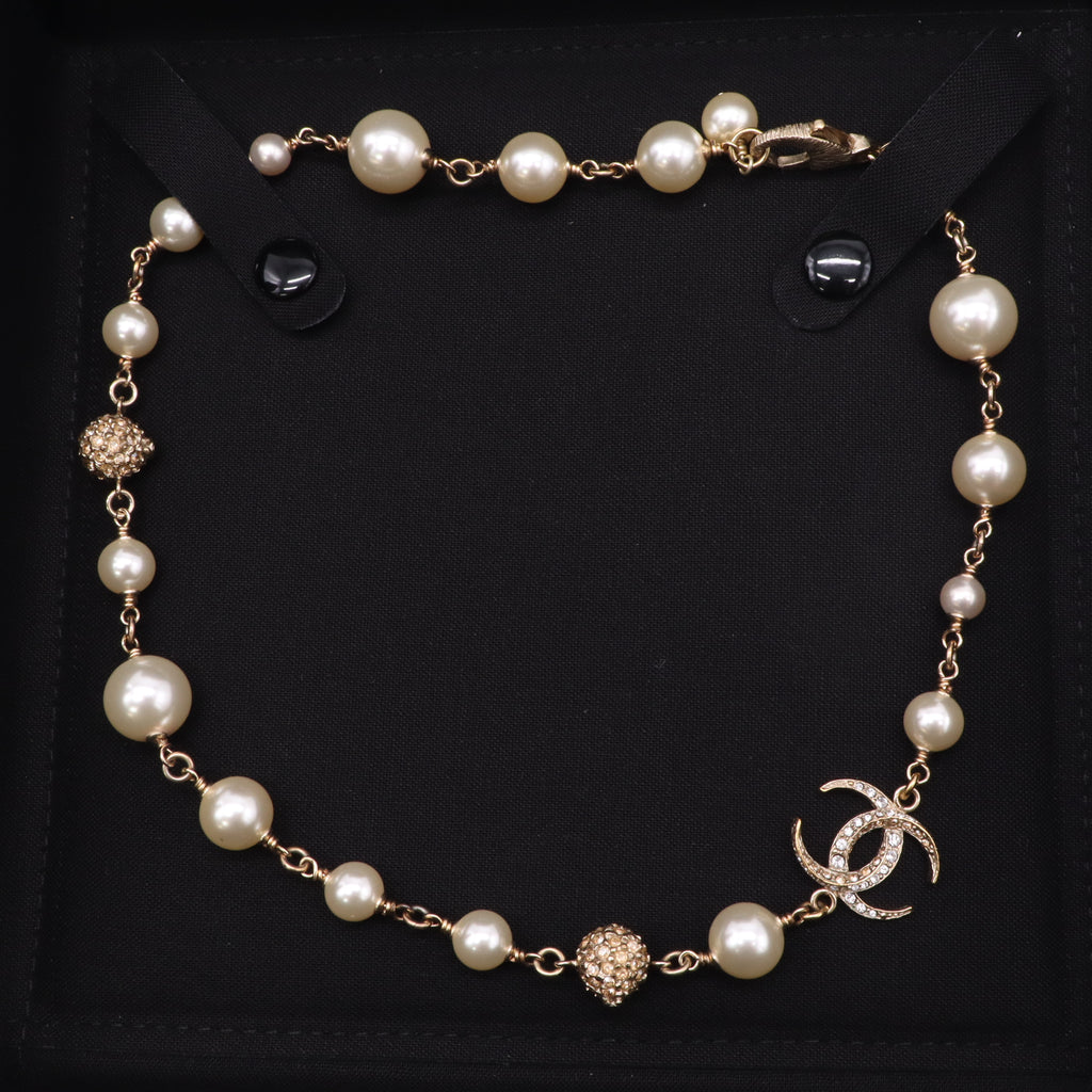 Chanel Pearl CC Short Necklace Gold Twins W22997