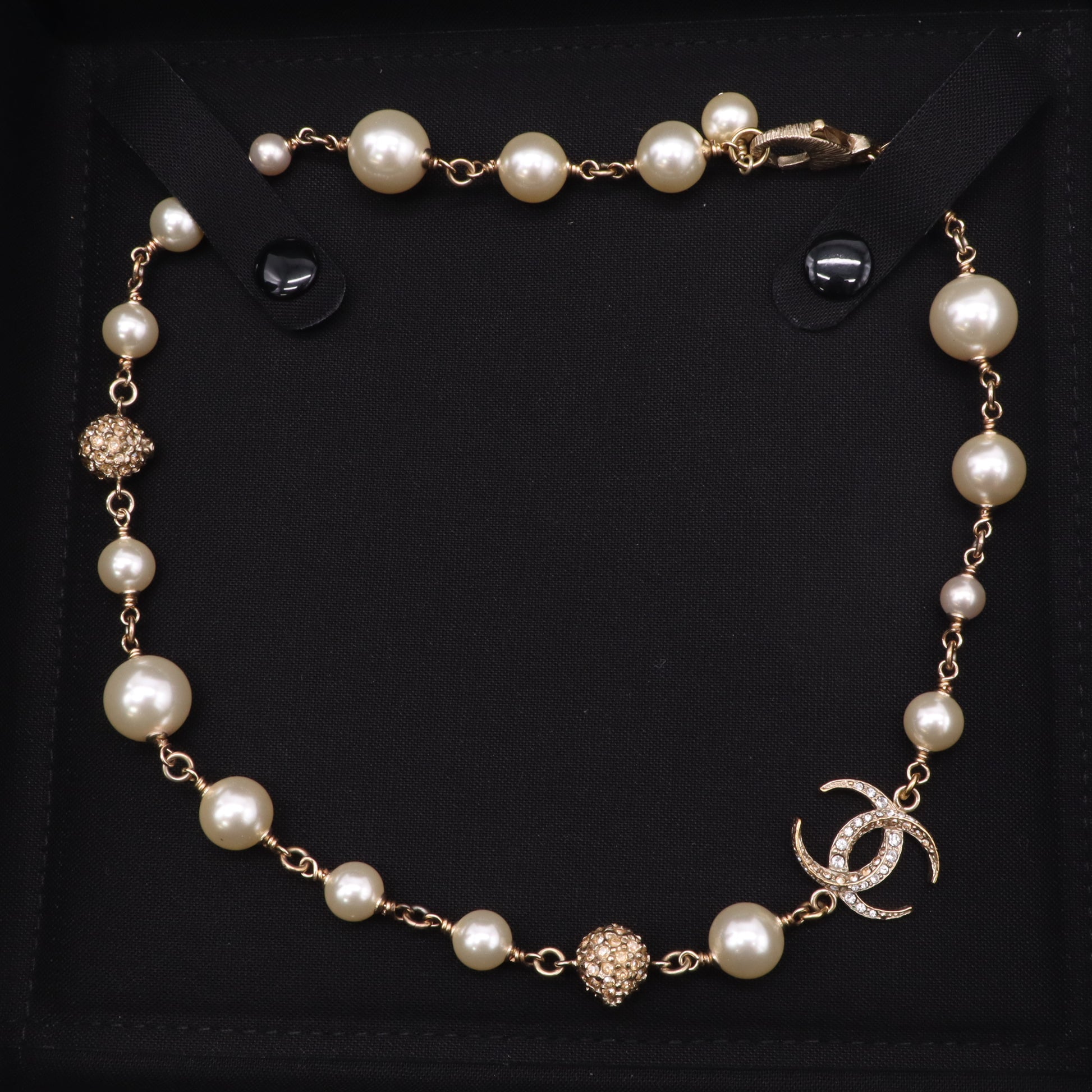 Chanel Pearl CC Short Necklace Gold Twins W22997