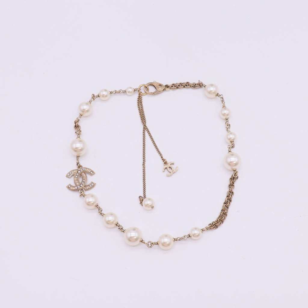 CC Short Necklace Gold W23026