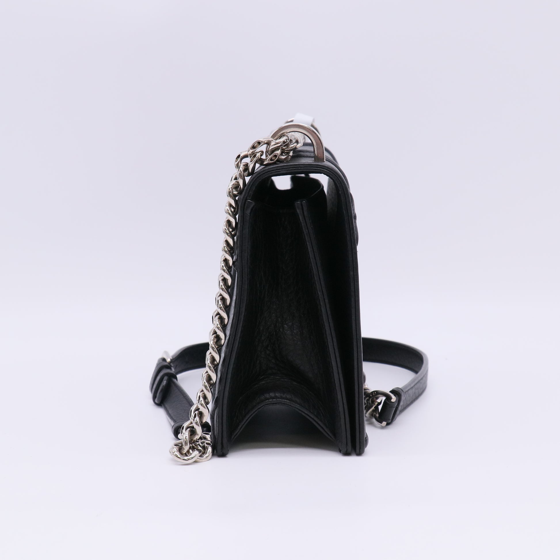 Diorama Flap Bag Grained Calfskin Medium B23900