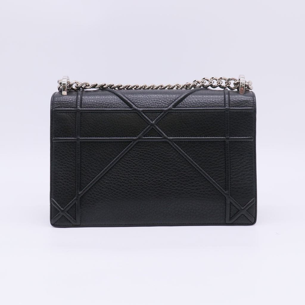Diorama Flap Bag Grained Calfskin Medium B23900