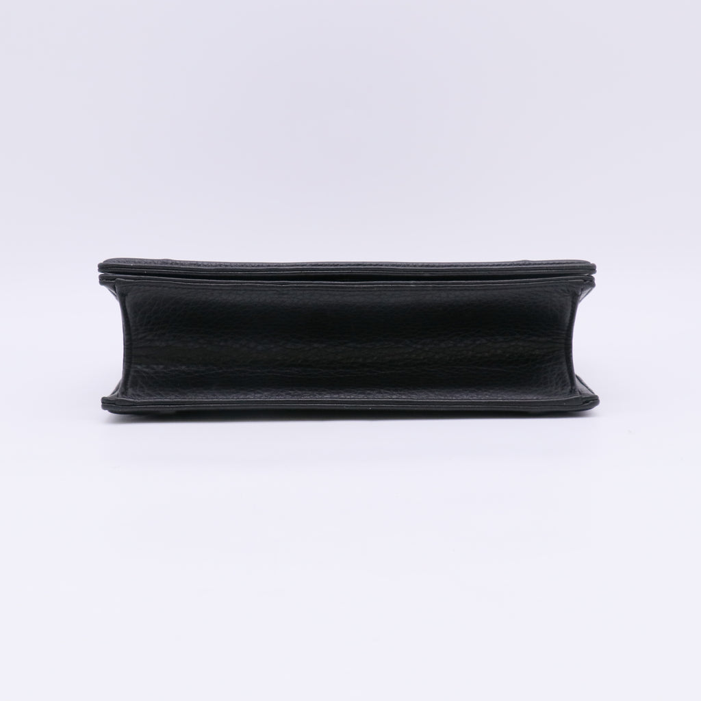 Diorama Flap Bag Grained Calfskin Medium B23900