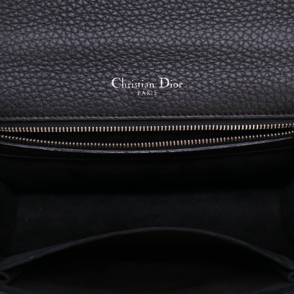 Diorama Flap Bag Grained Calfskin Medium B23900