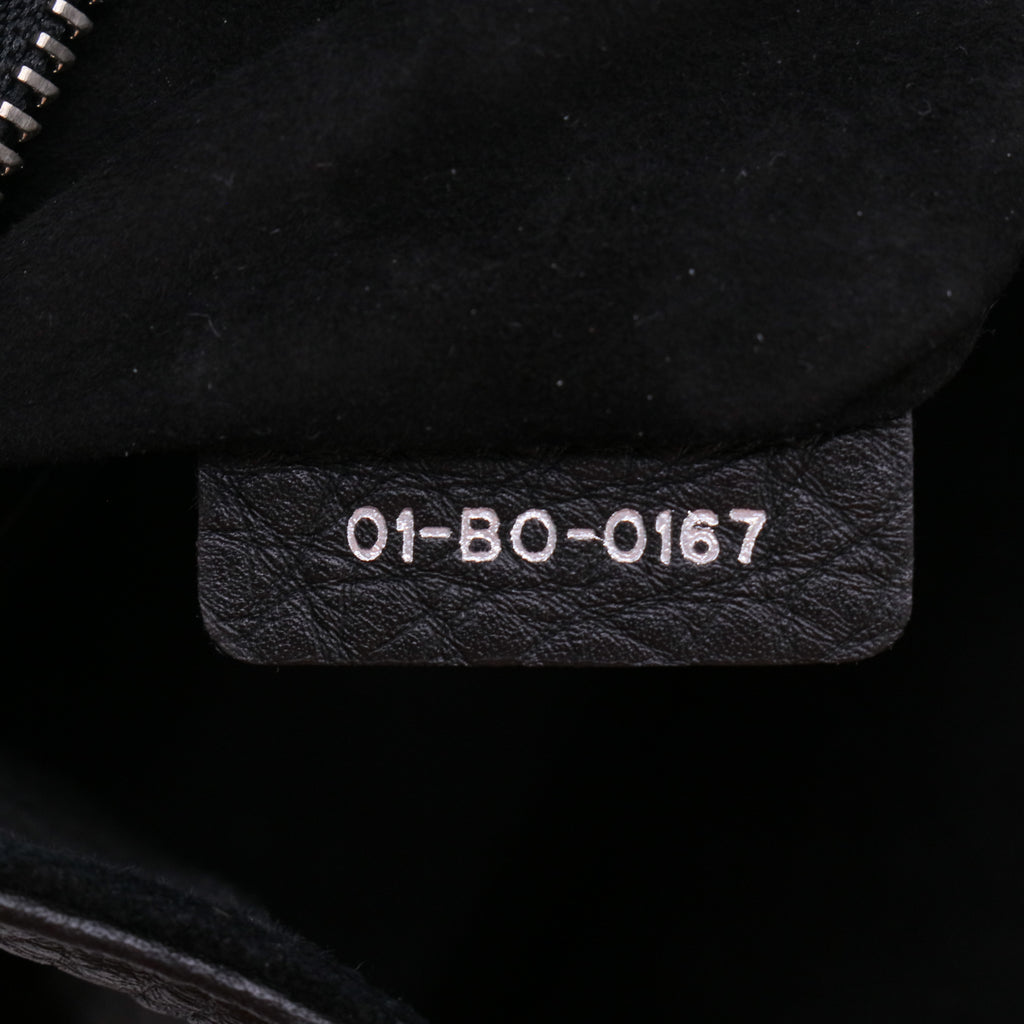 Diorama Flap Bag Grained Calfskin Medium B23900