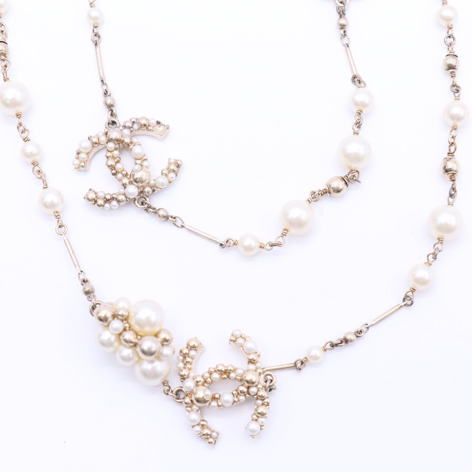 Pearl Crystal Bead CC Long Necklace Black Silver twins