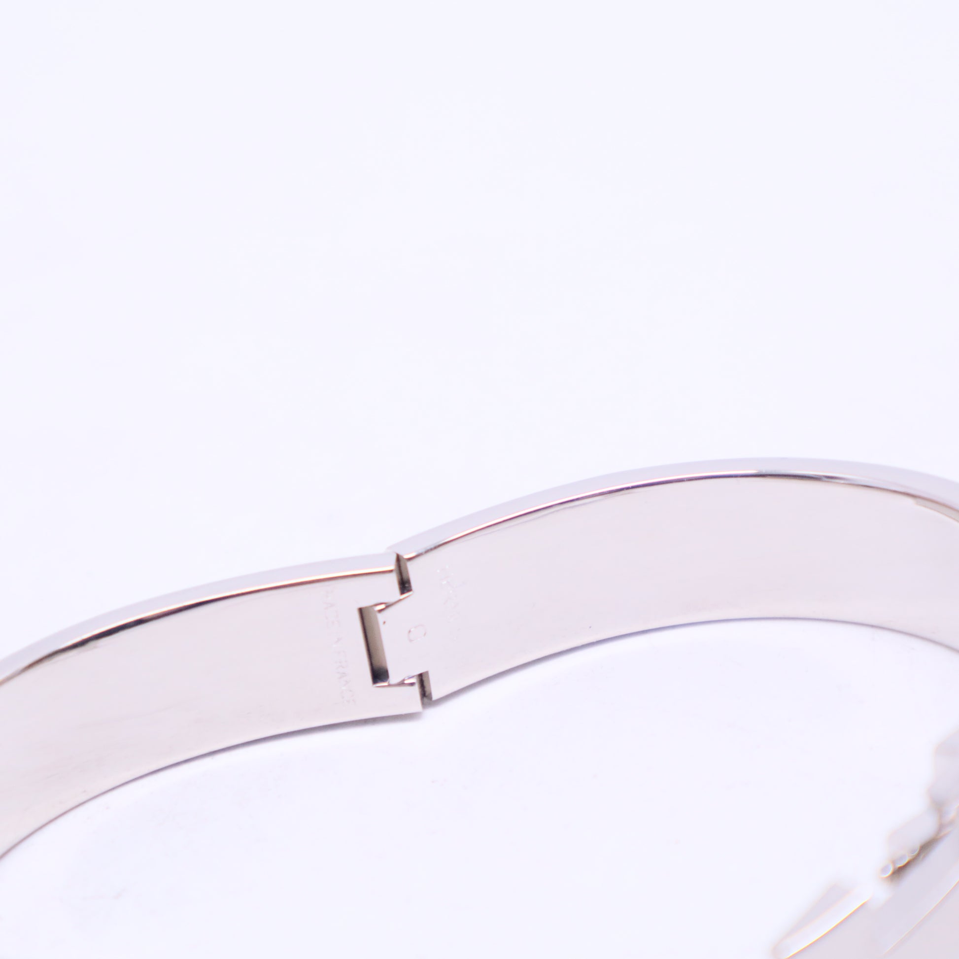 Enamel Printed Wide Caleche Bracelet 65 Rouge H W20597