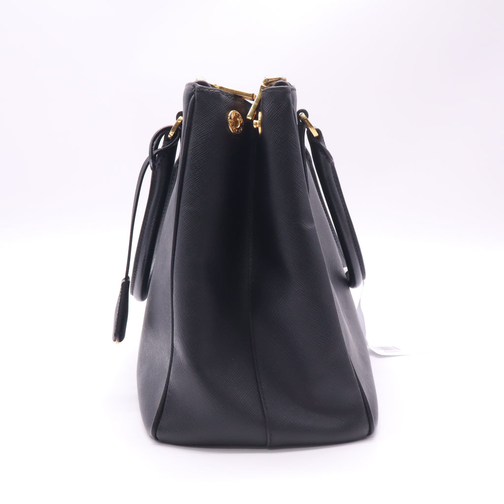 Saffiano Leather Galleria Double Zip Medium B23231
