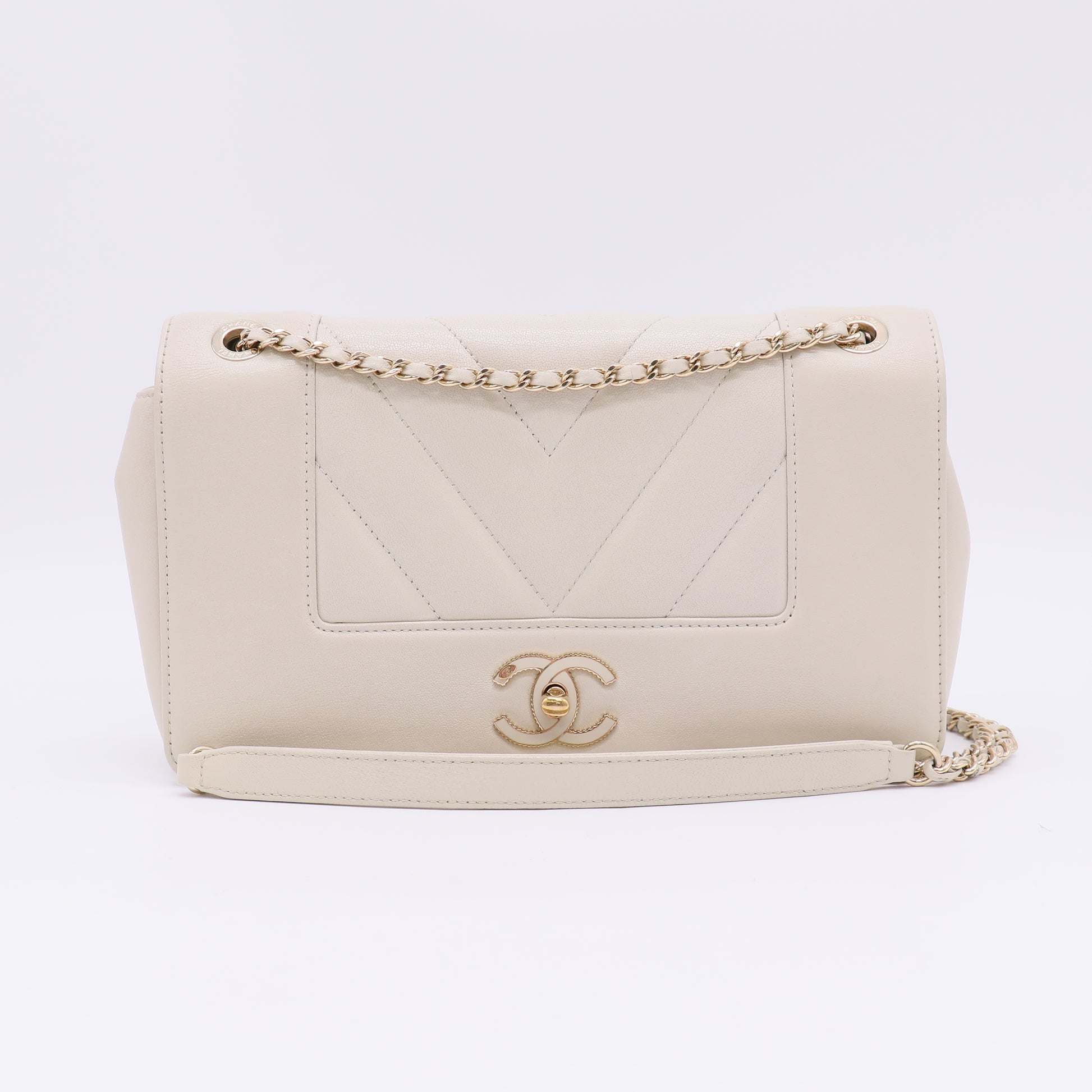 Sheepskin Chevron Quilted Medium Vintage Mademoiselle Flap White B23237