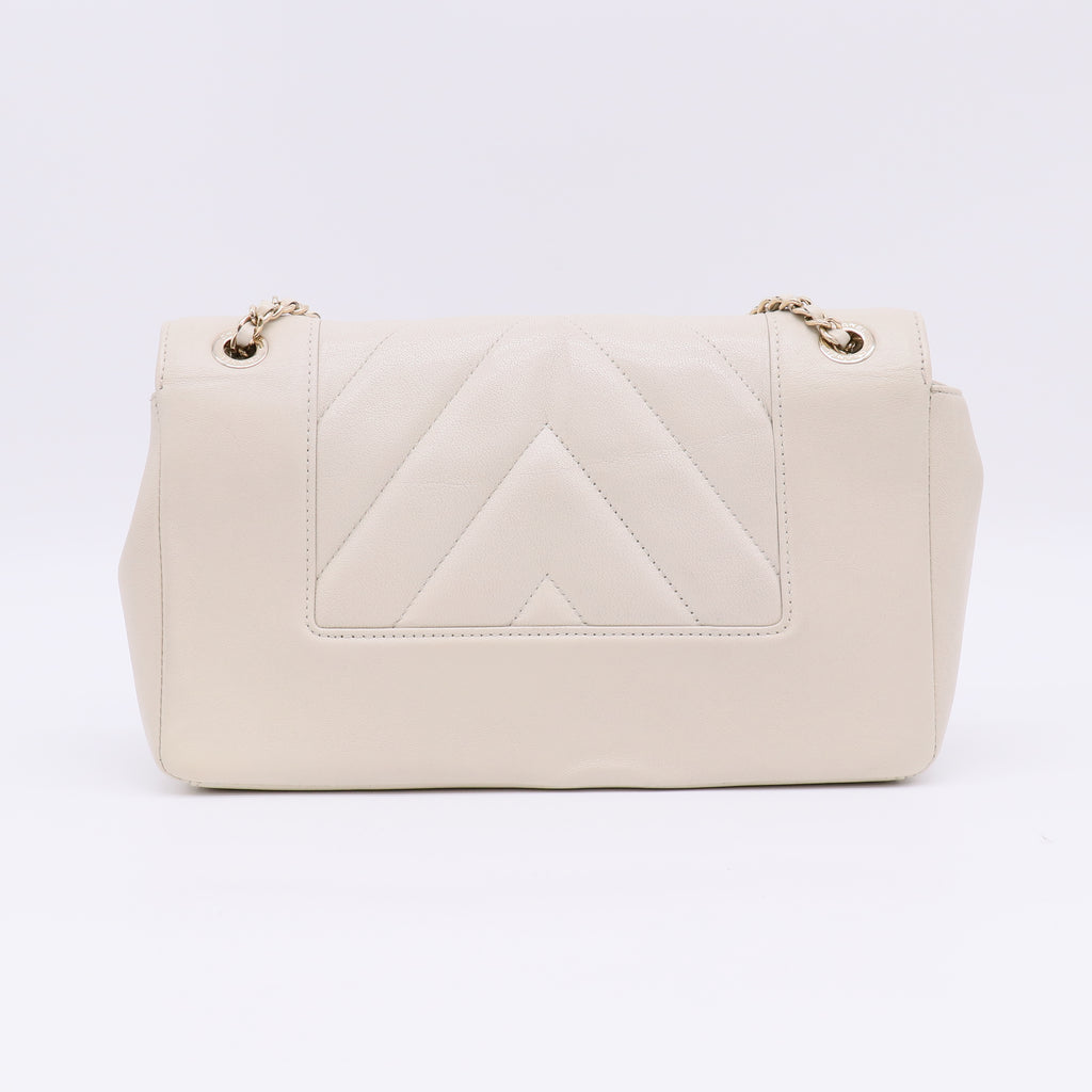 Sheepskin Chevron Quilted Medium Vintage Mademoiselle Flap White B23237
