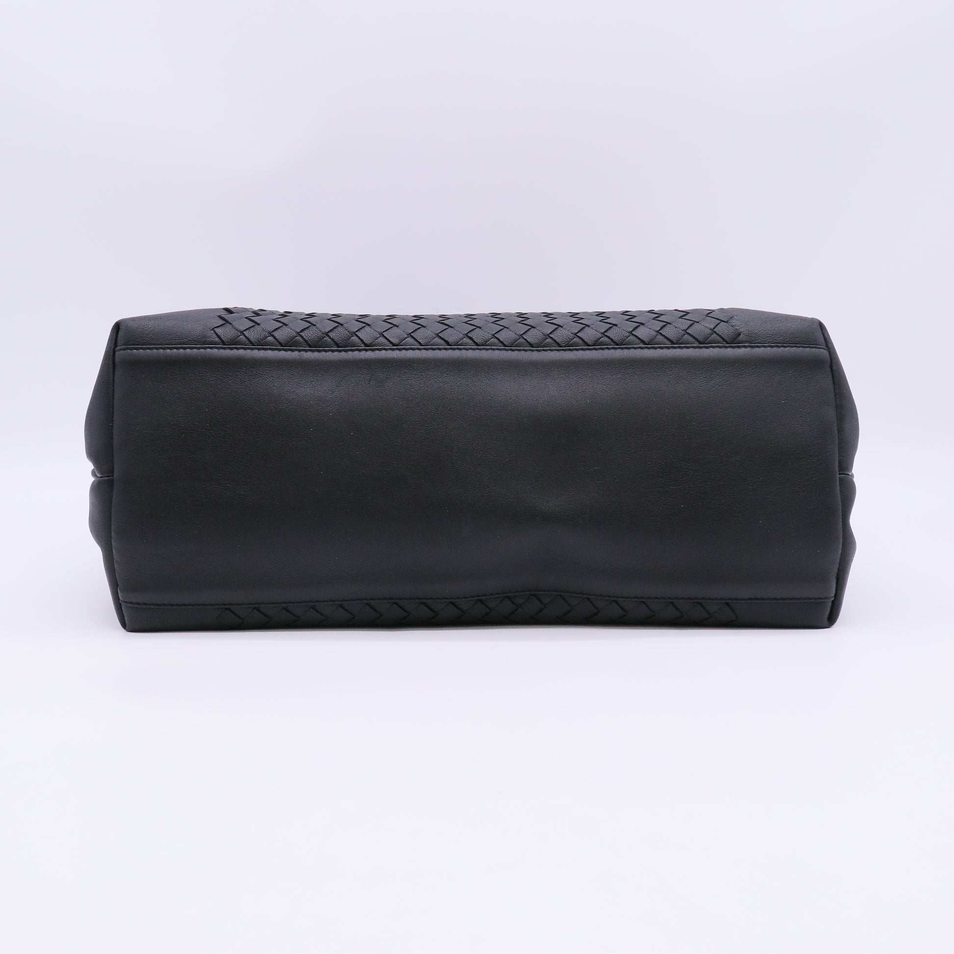 Bottega Veneta  Large Intrecciato Tote B23910