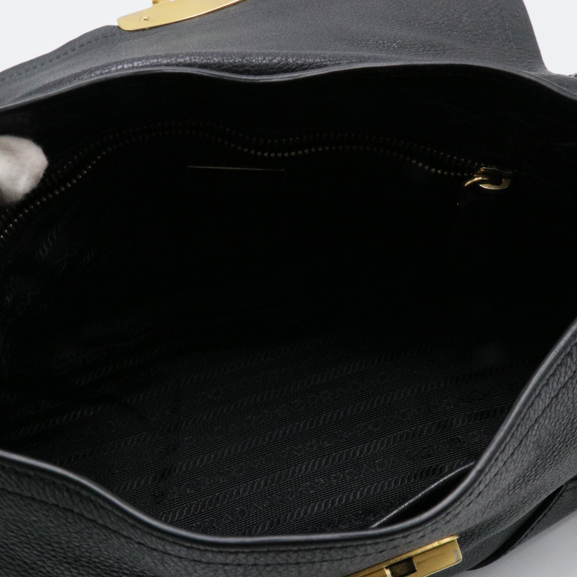 Vitello Daino Sound Lock Handbag