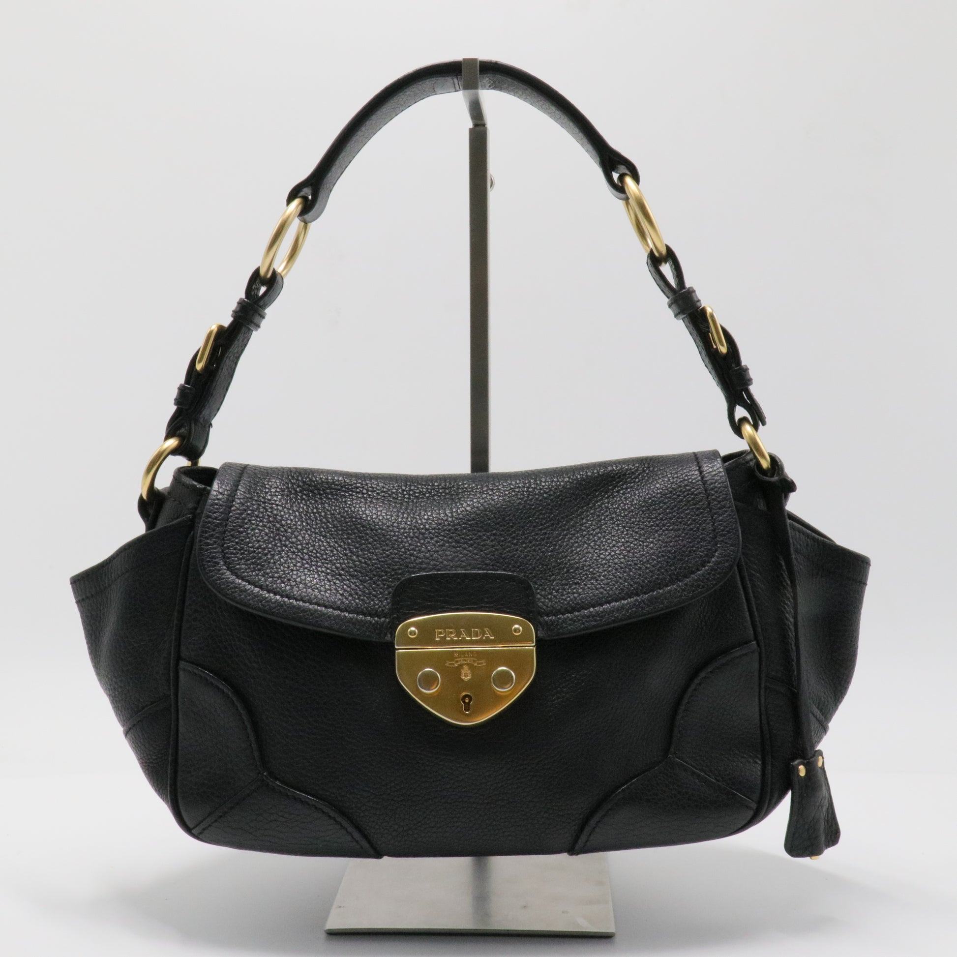 Vitello Daino Sound Lock Handbag