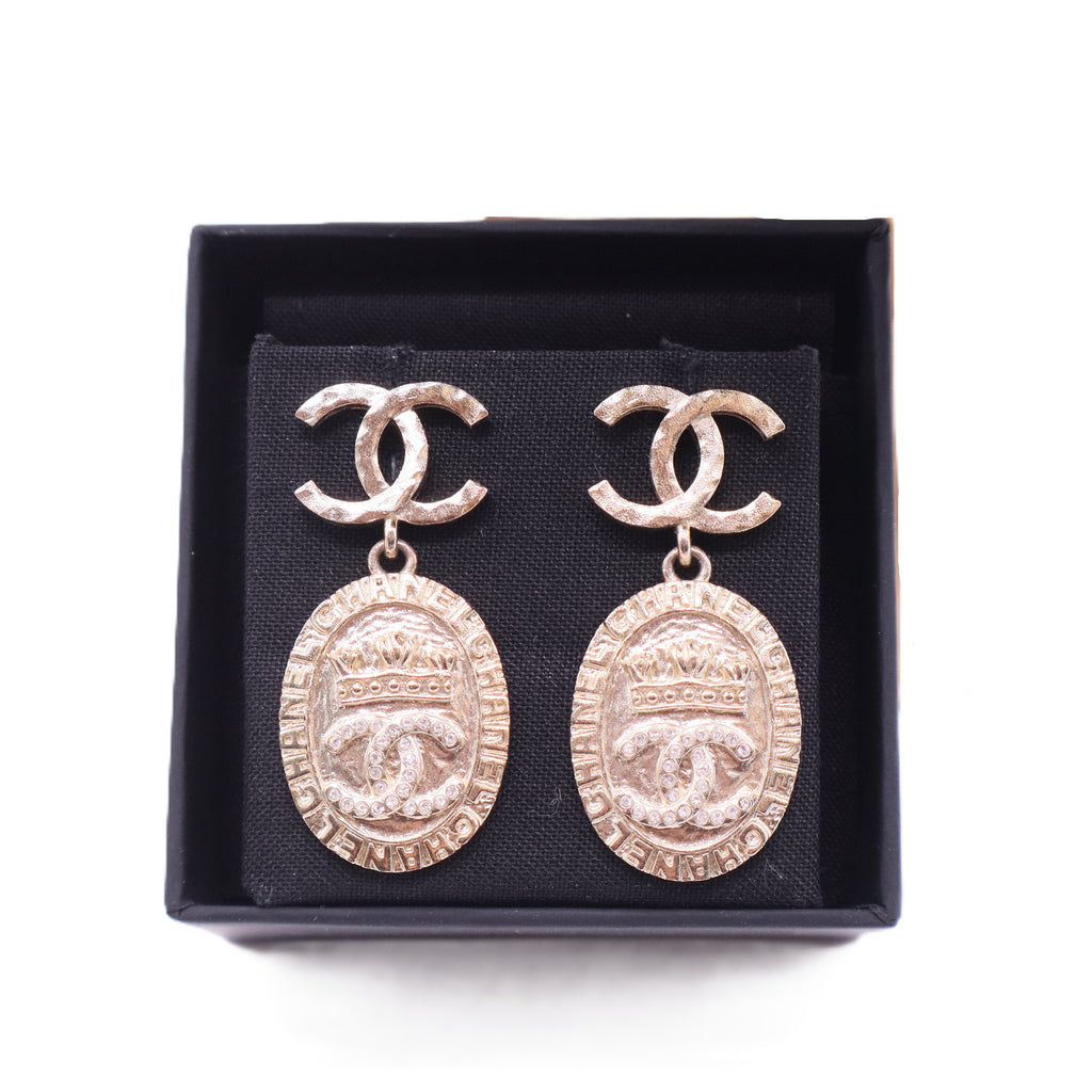 21A Double CC gold crown earrings