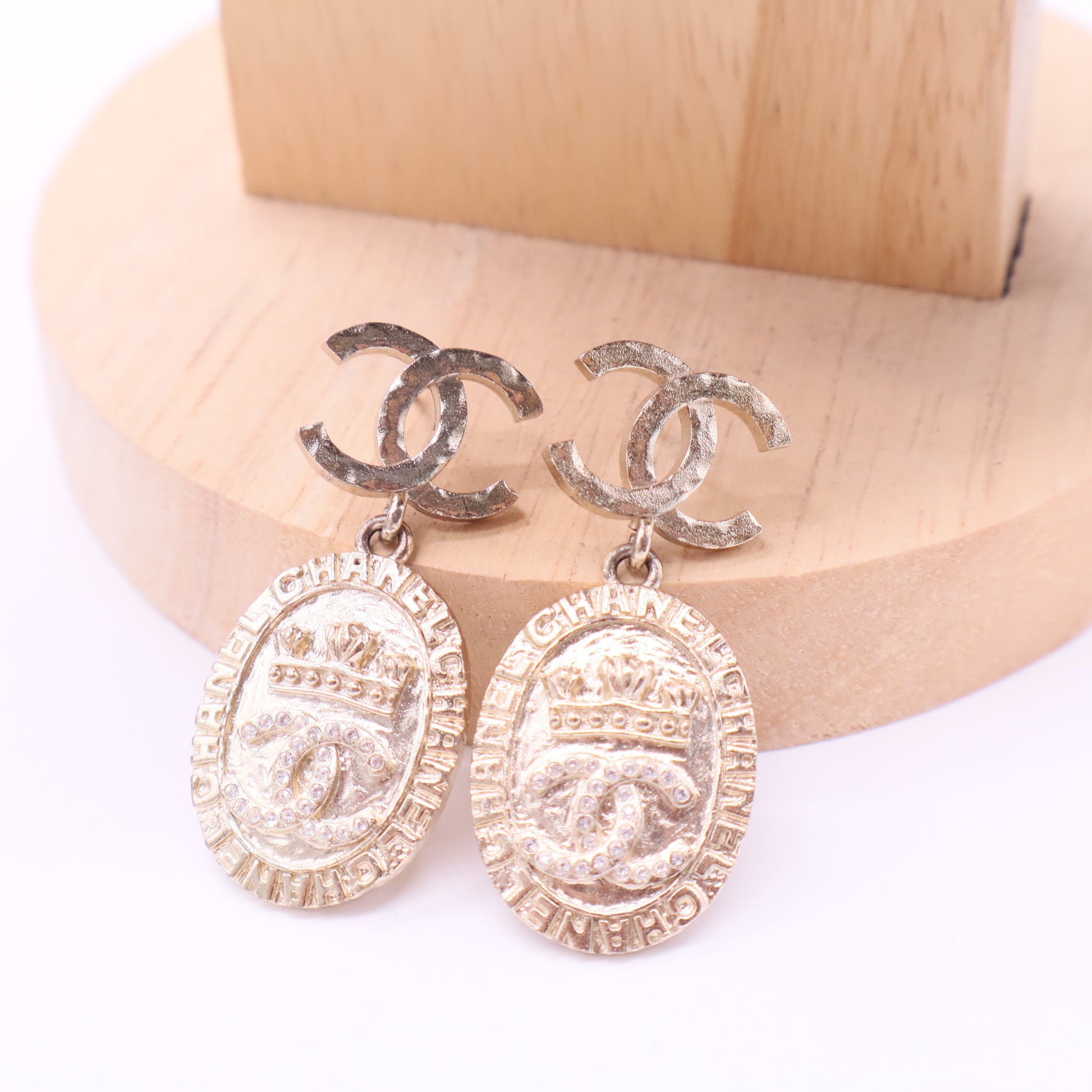21A Double CC gold crown earrings