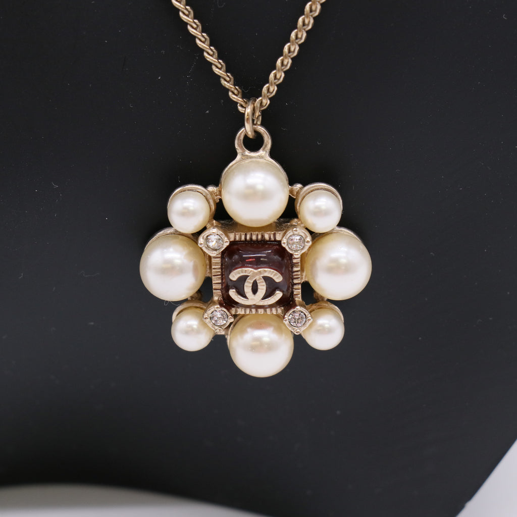 Chanel Brushed Goldtone Faux Pearl CC necklace  twins LDJ4873