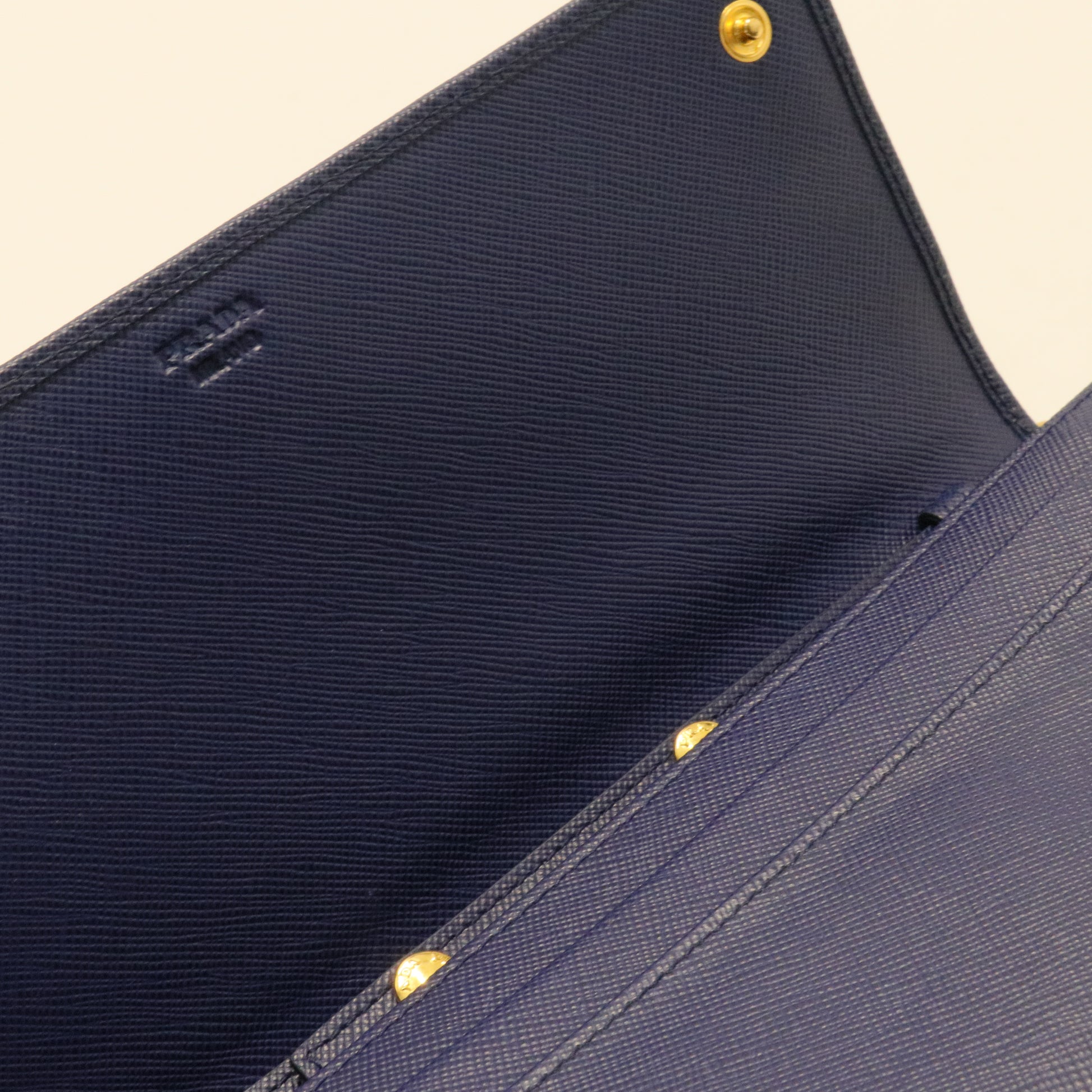 Wallet on Chain Saffiano Leather