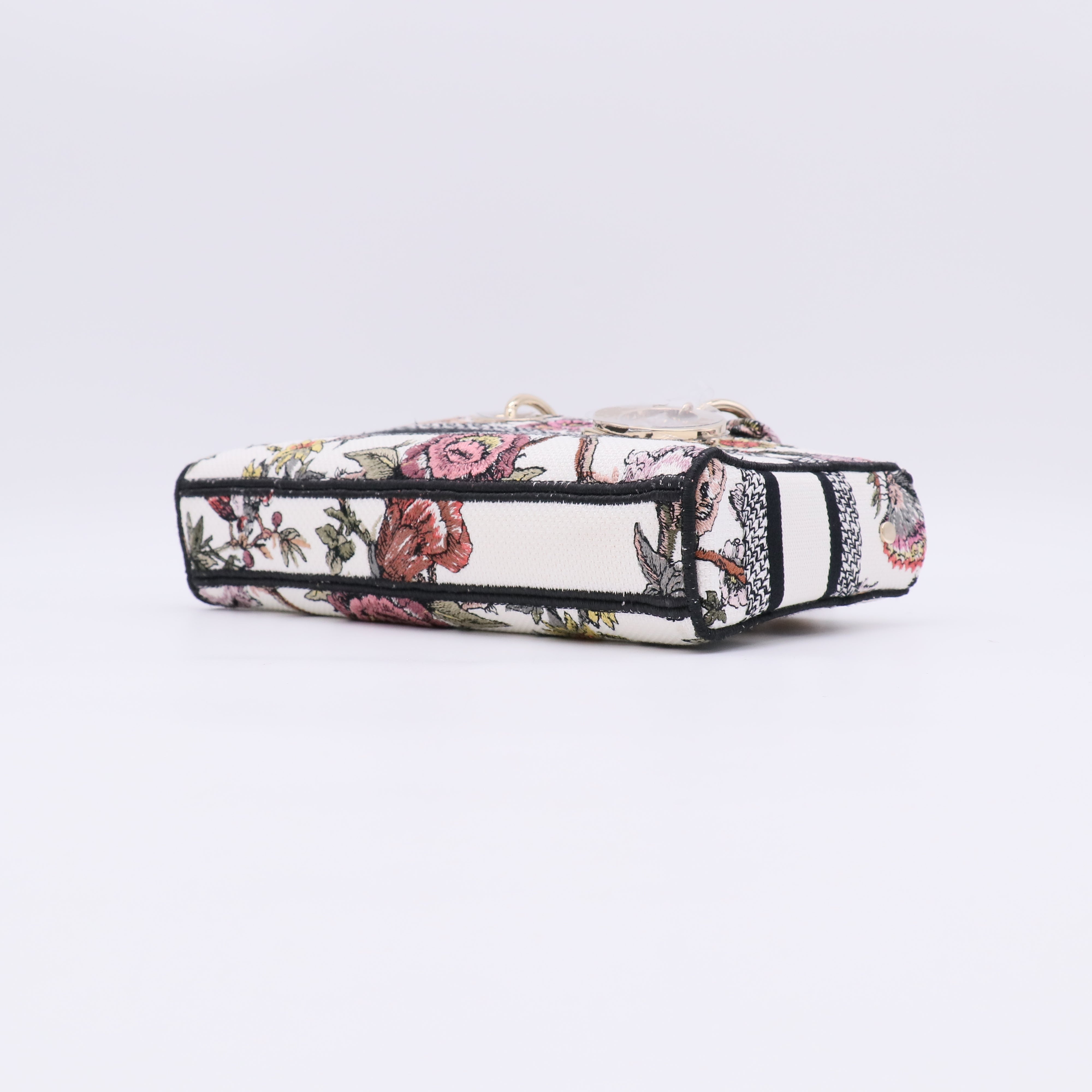 Christian Dior – LAW DIVINE LUX