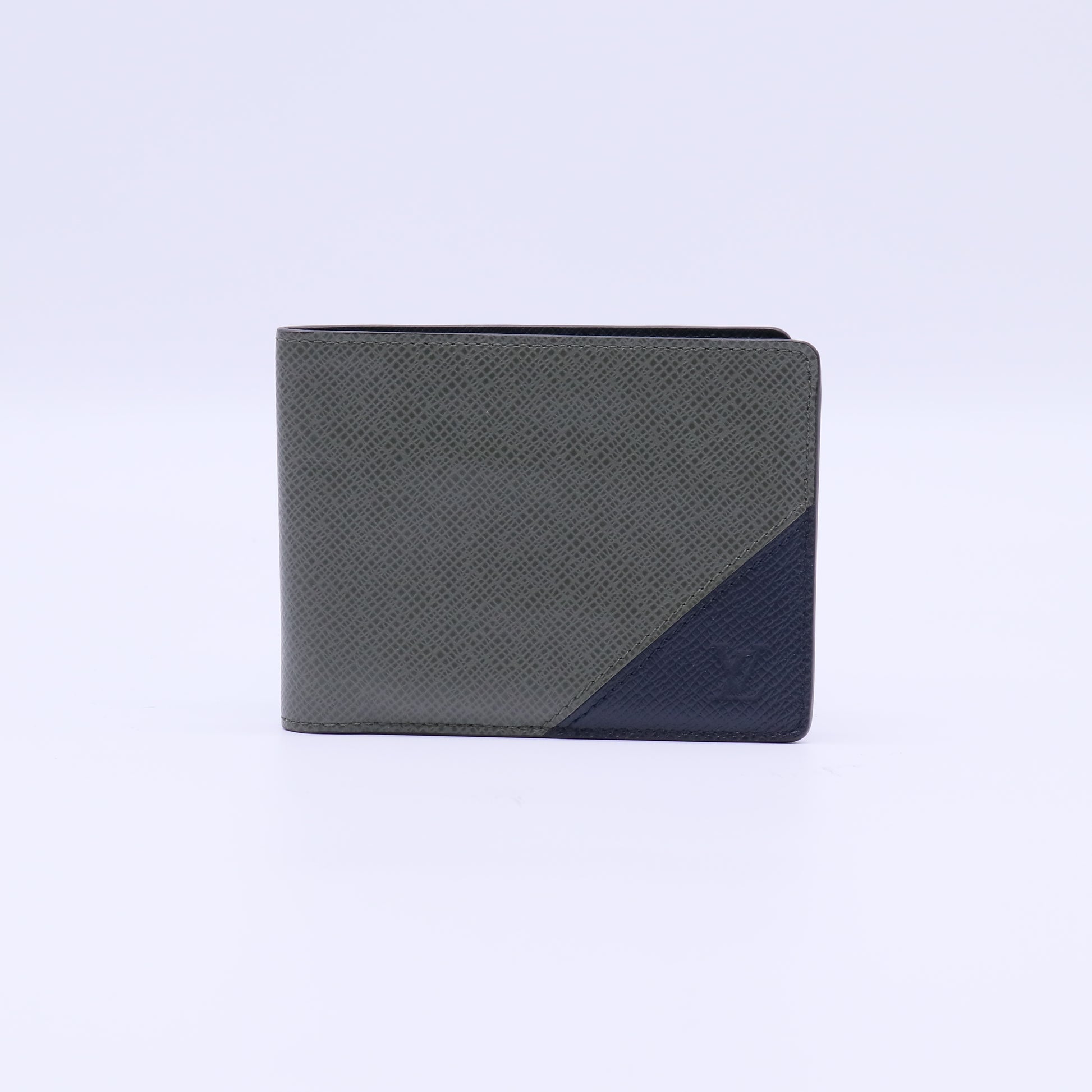 Louis Vuitton Taiga Multiple Wallet W21363