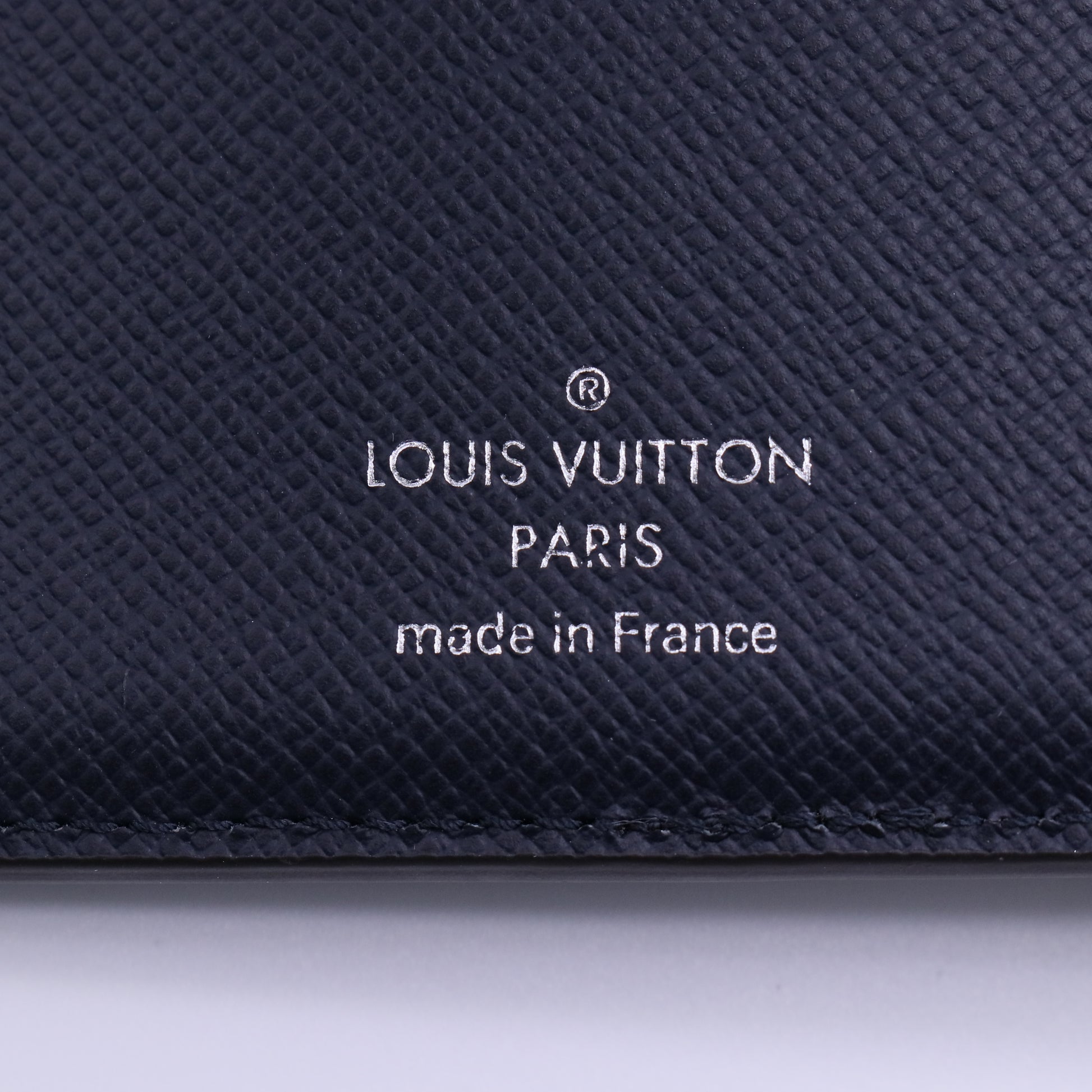 Louis Vuitton Taiga Multiple Wallet W21363