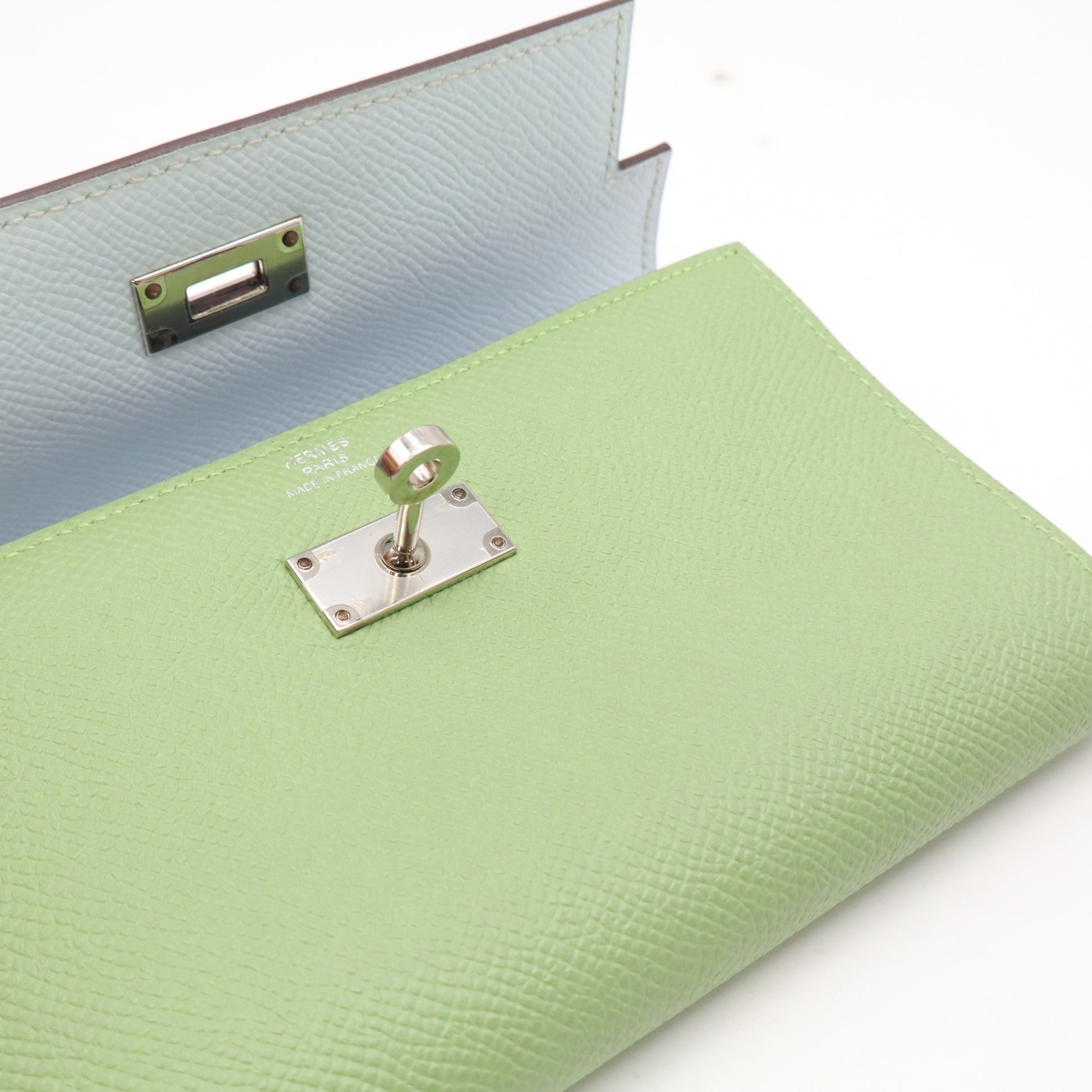 Kelly Depliant Medium Wallet W23049