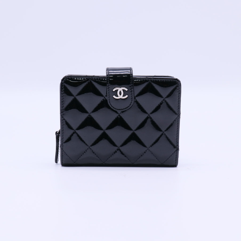 Chanel Brilliant Patent Quilted Flap Compact Wallet W21255