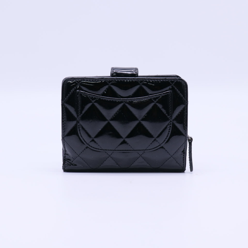 Chanel Brilliant Patent Quilted Flap Compact Wallet W21255