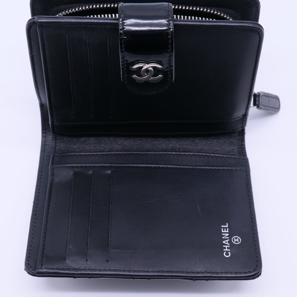 Chanel Brilliant Patent Quilted Flap Compact Wallet W21255