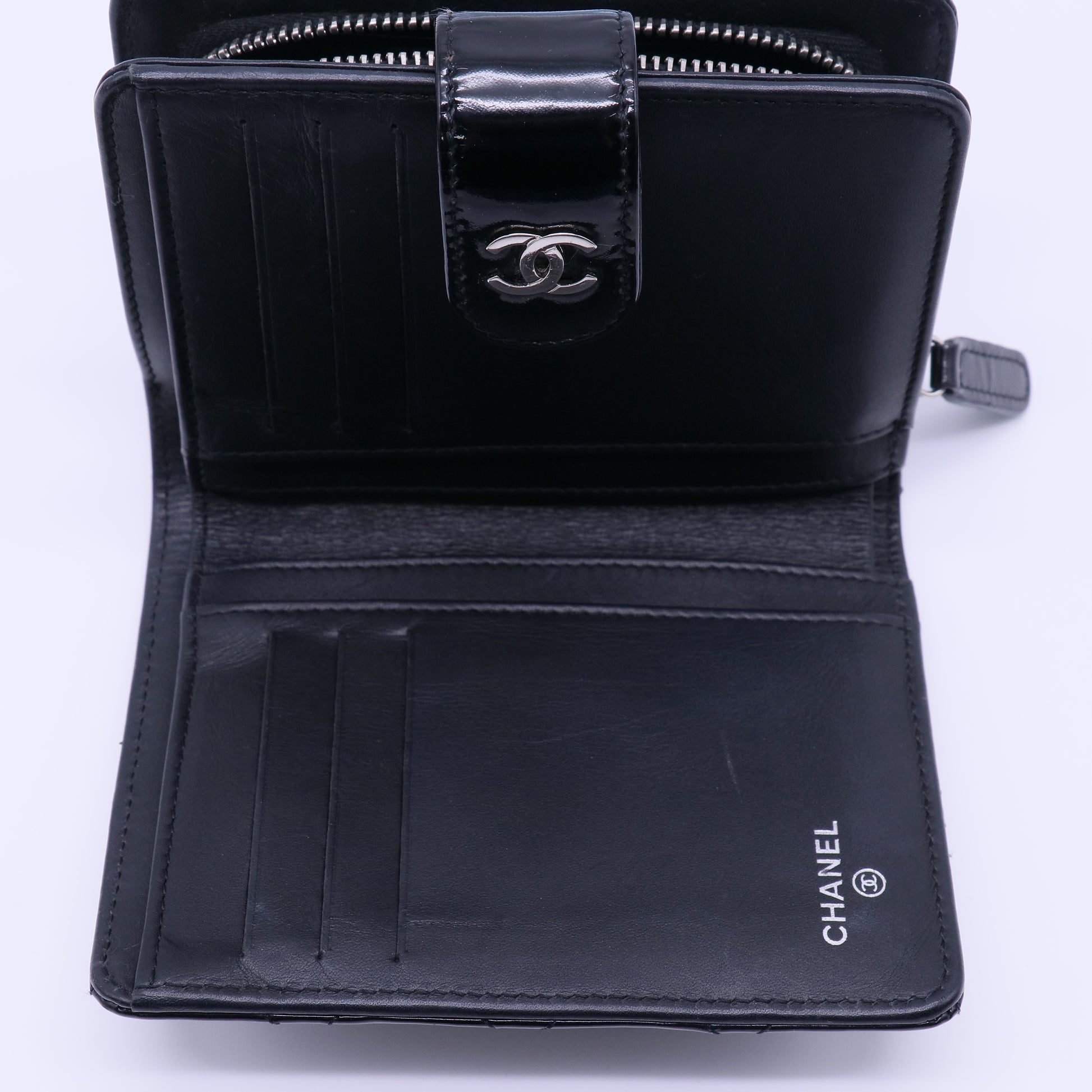 Chanel Brilliant Patent Quilted Flap Compact Wallet W21255