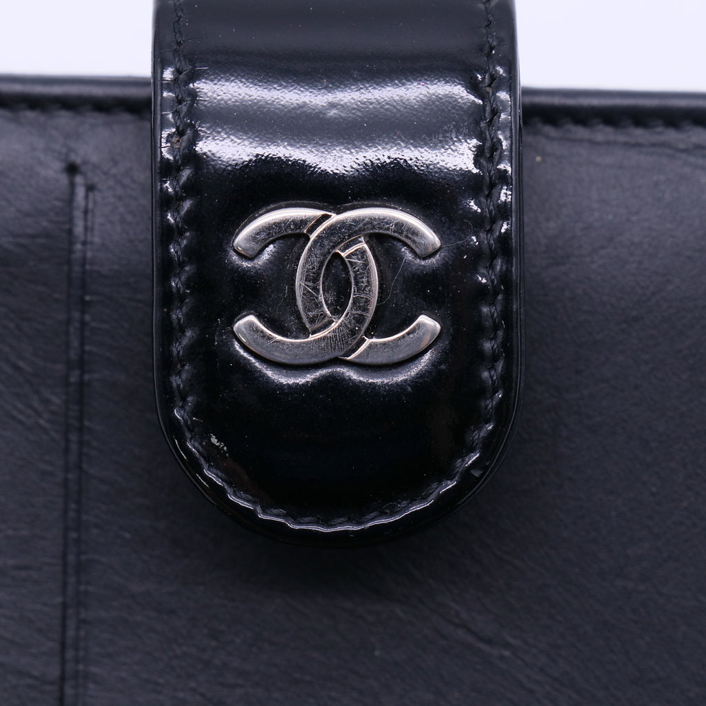 Chanel Brilliant Patent Quilted Flap Compact Wallet W21255