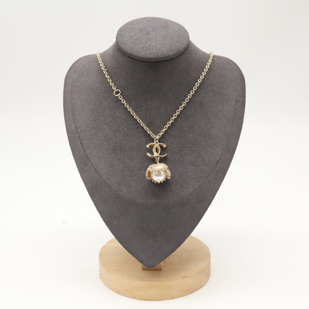 Faux Pearl Necklace, Coco Mark Flower Rhinestone W23053