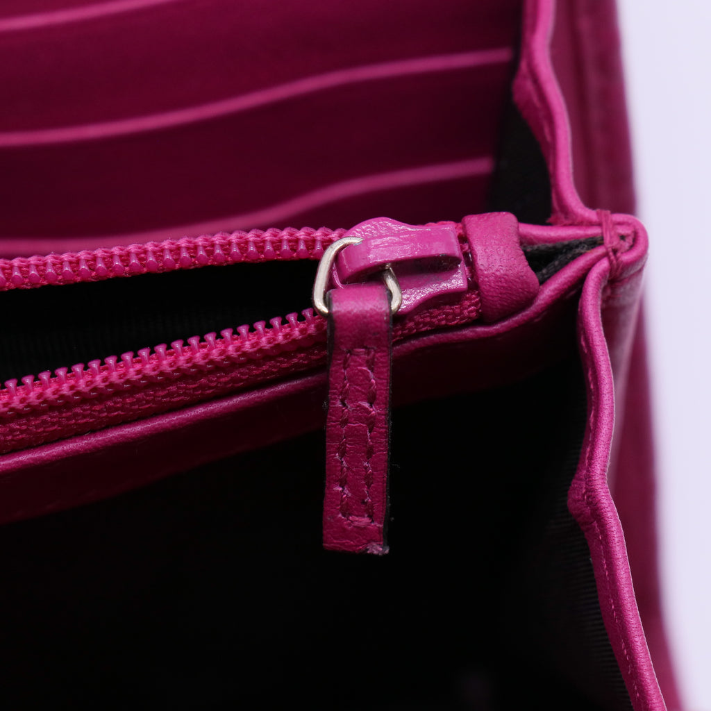 Gucci Microguccissima Leather Metal Bar Continental Flap Wallet Pink W21283
