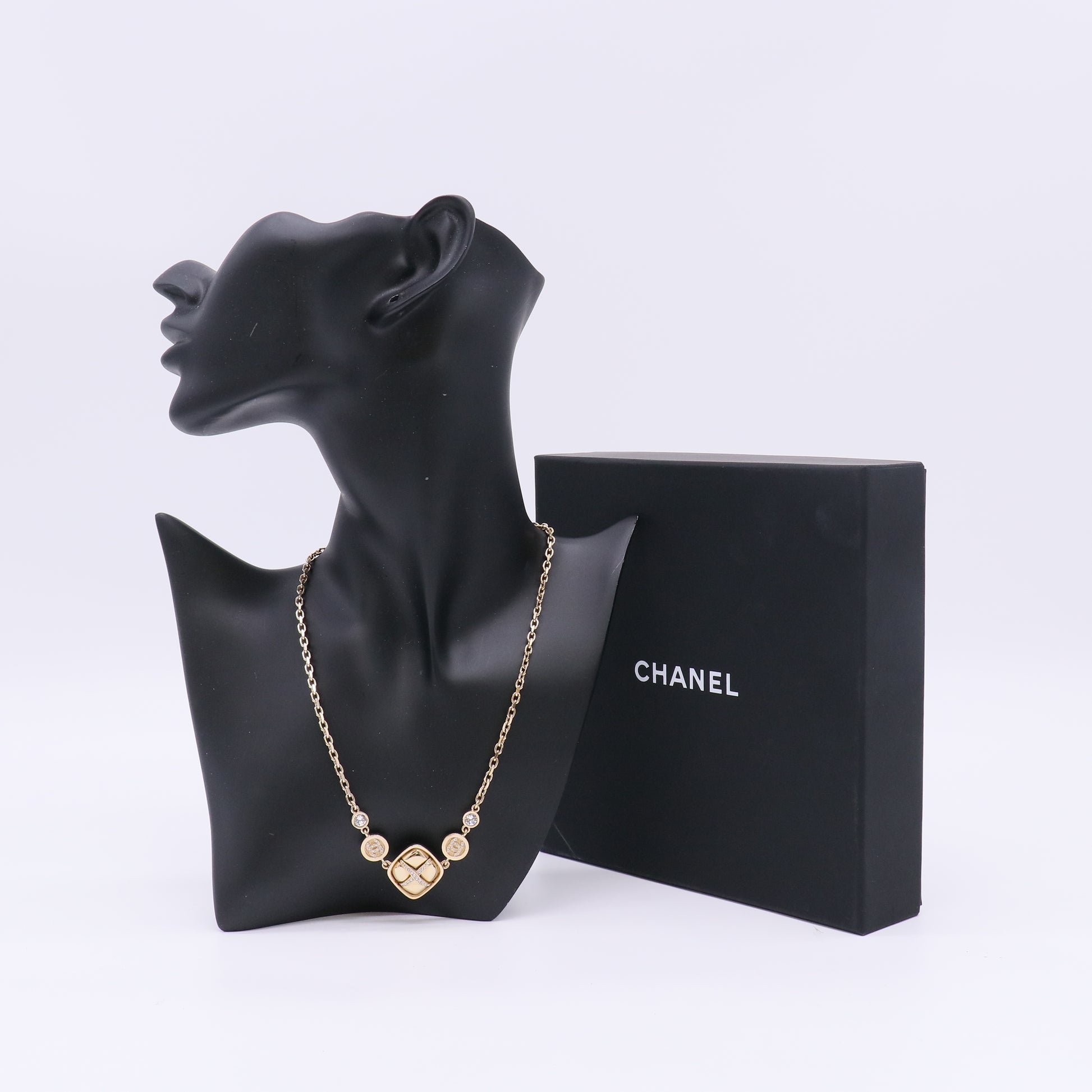Chanel Matelasse Quilted Square CC Pendant Necklace twins LDZ862