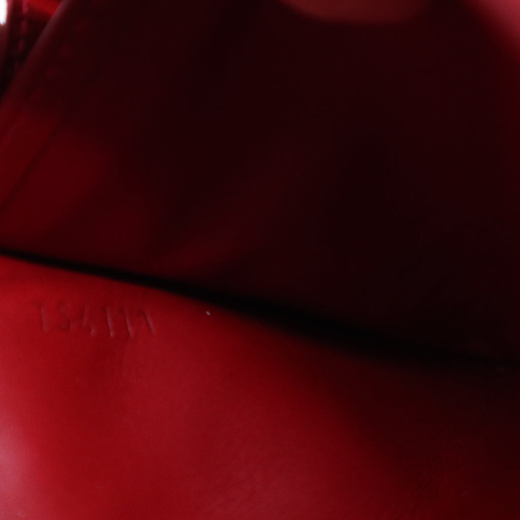 2010 Vernis Patent Leather Sarah Wallet W20670