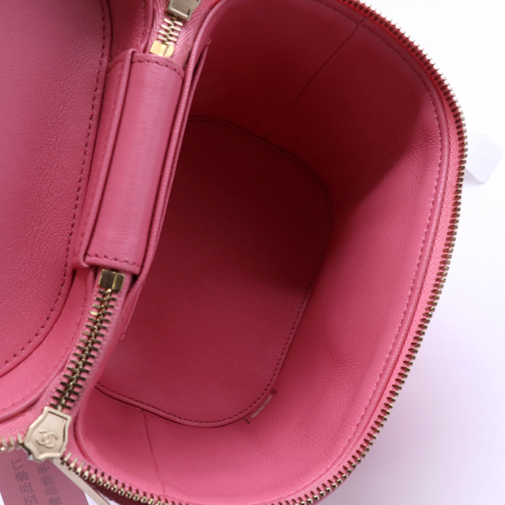 Chanel Lambskin Quilted Vanity Case with Handle twins B21853