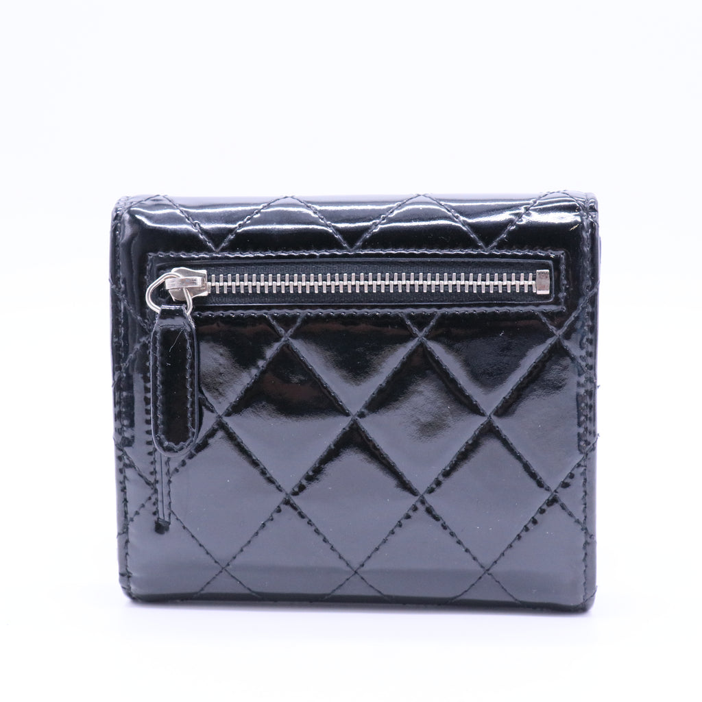 Chanel patent leather card case with silver clasp twins
