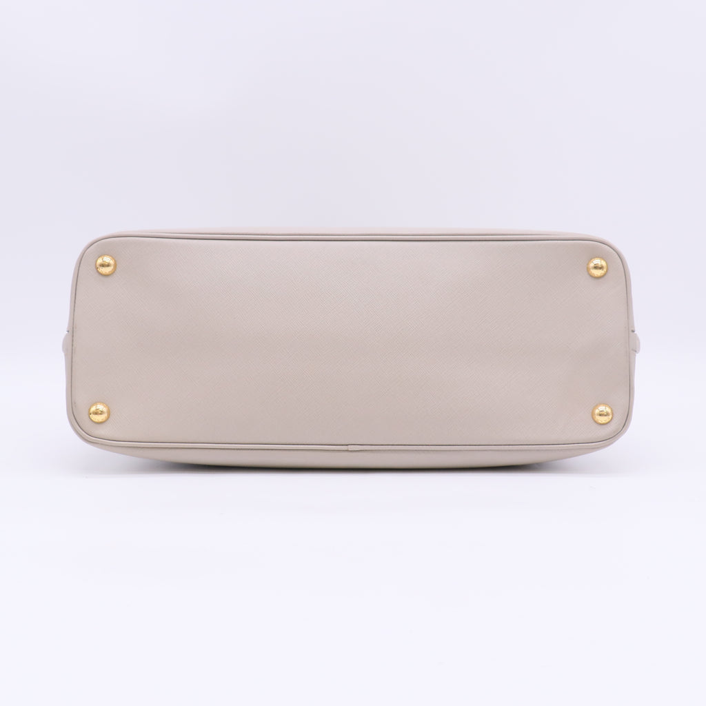 Grey Saffiano Vernice Leather Large Promenade Bag B23578