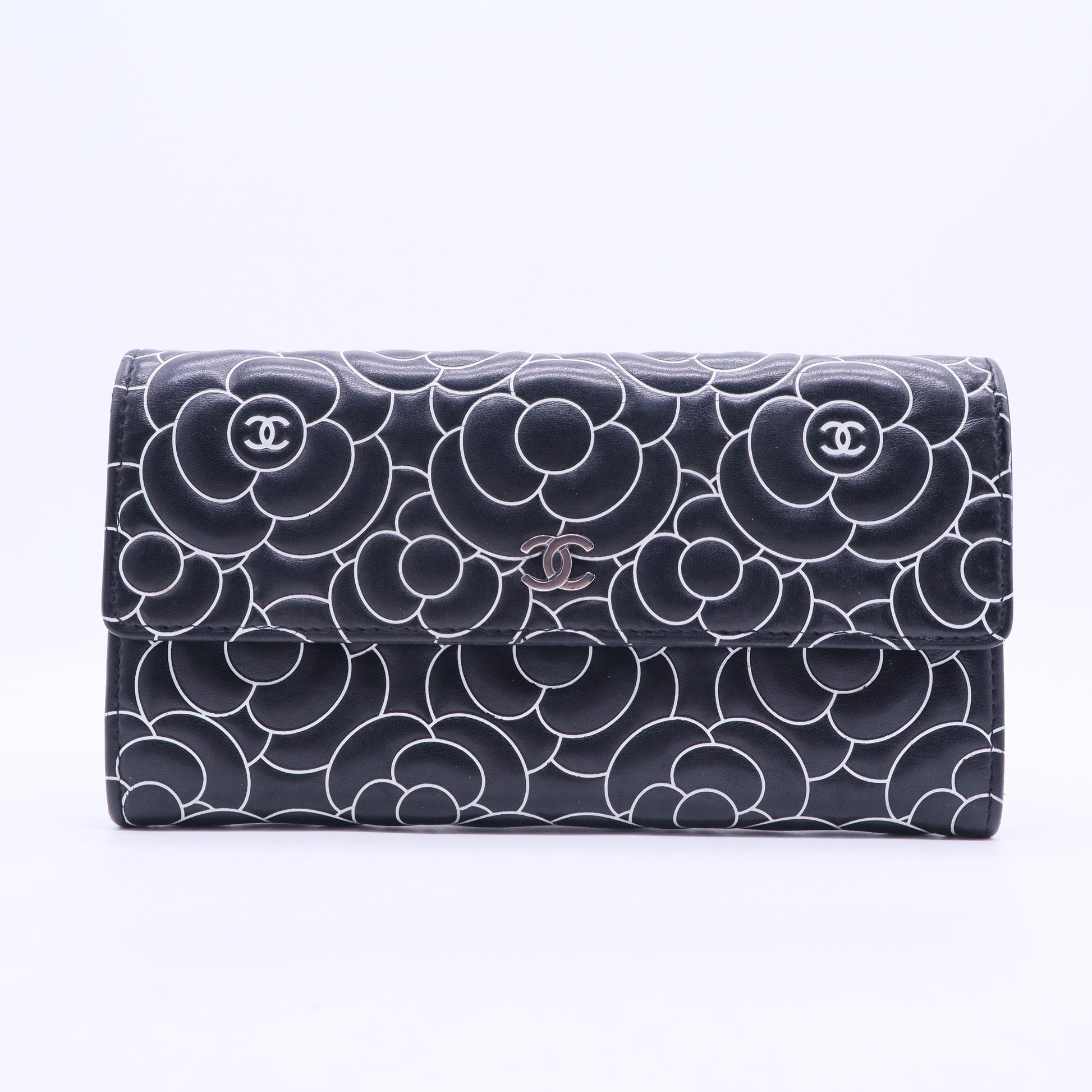Camellia Continental Wallet in Black Camellia Embossed Leather W20210
