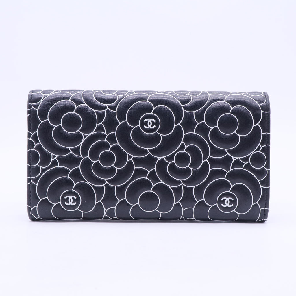 Camellia Continental Wallet in Black Camellia Embossed Leather W20210