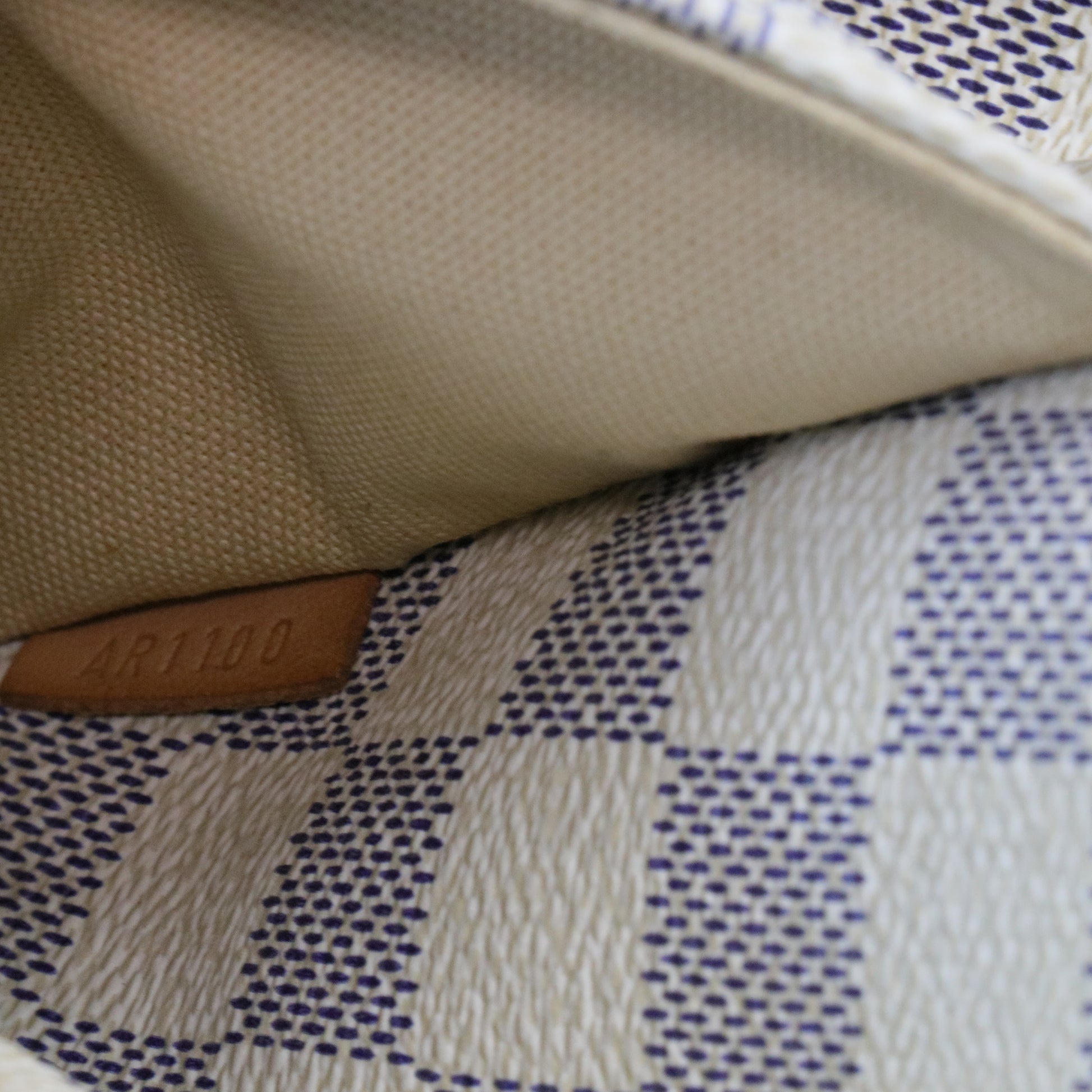 Totally Handbag Damier PM