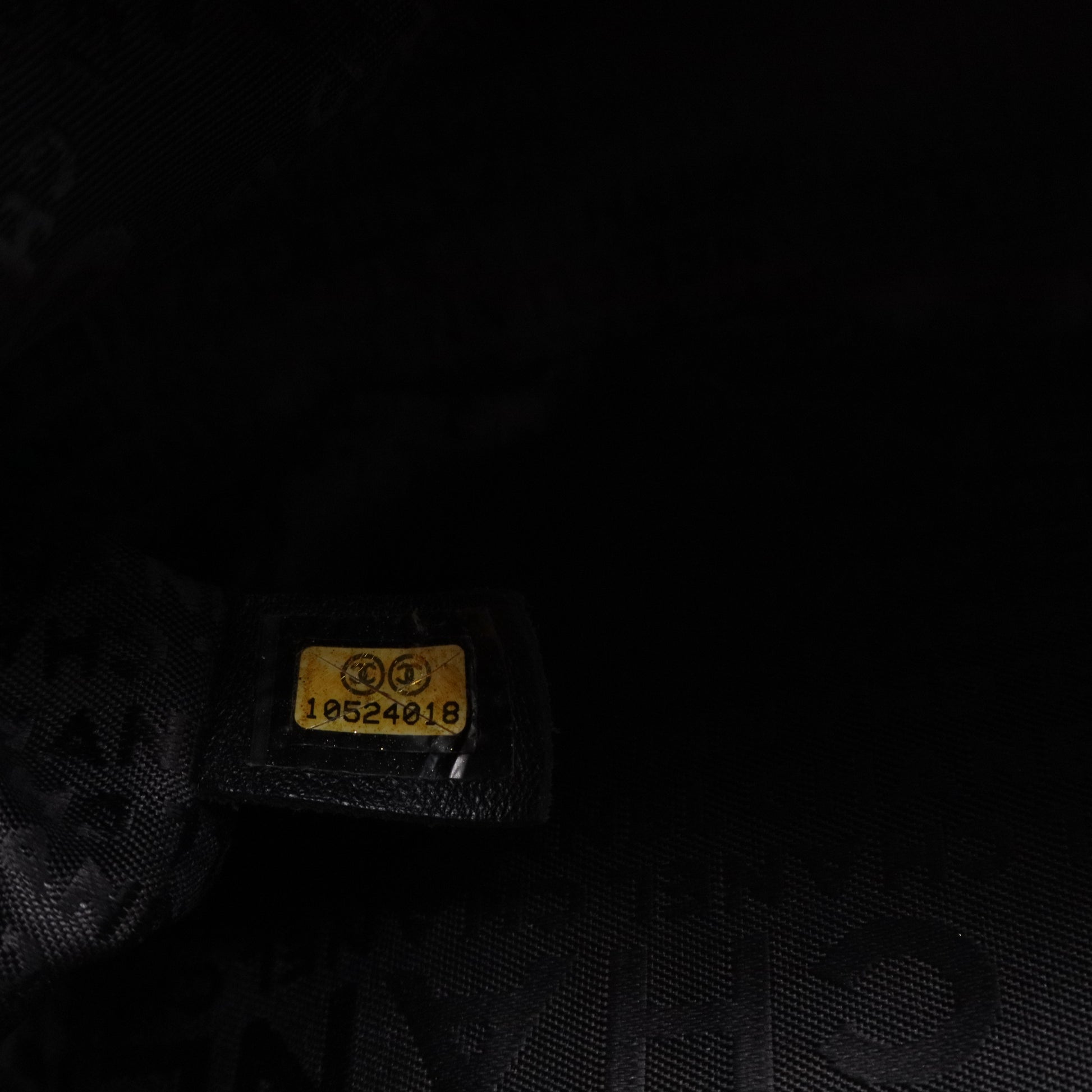 Caviar Square Stitched Tote Black twins