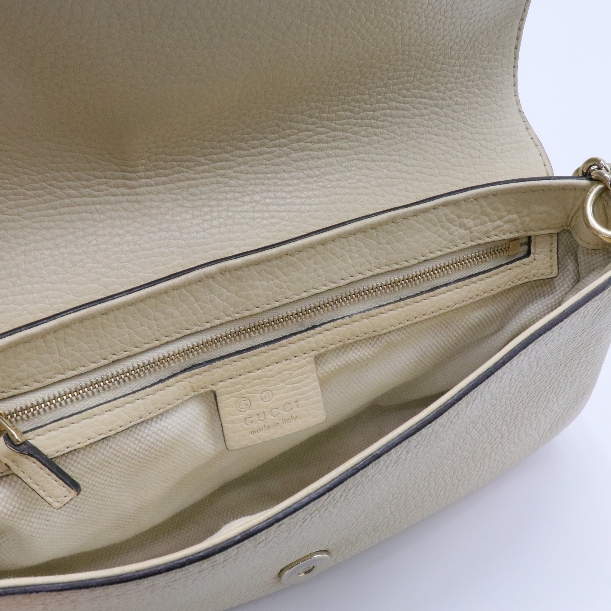 Soho Chain Crossbody Bag Leather Medium