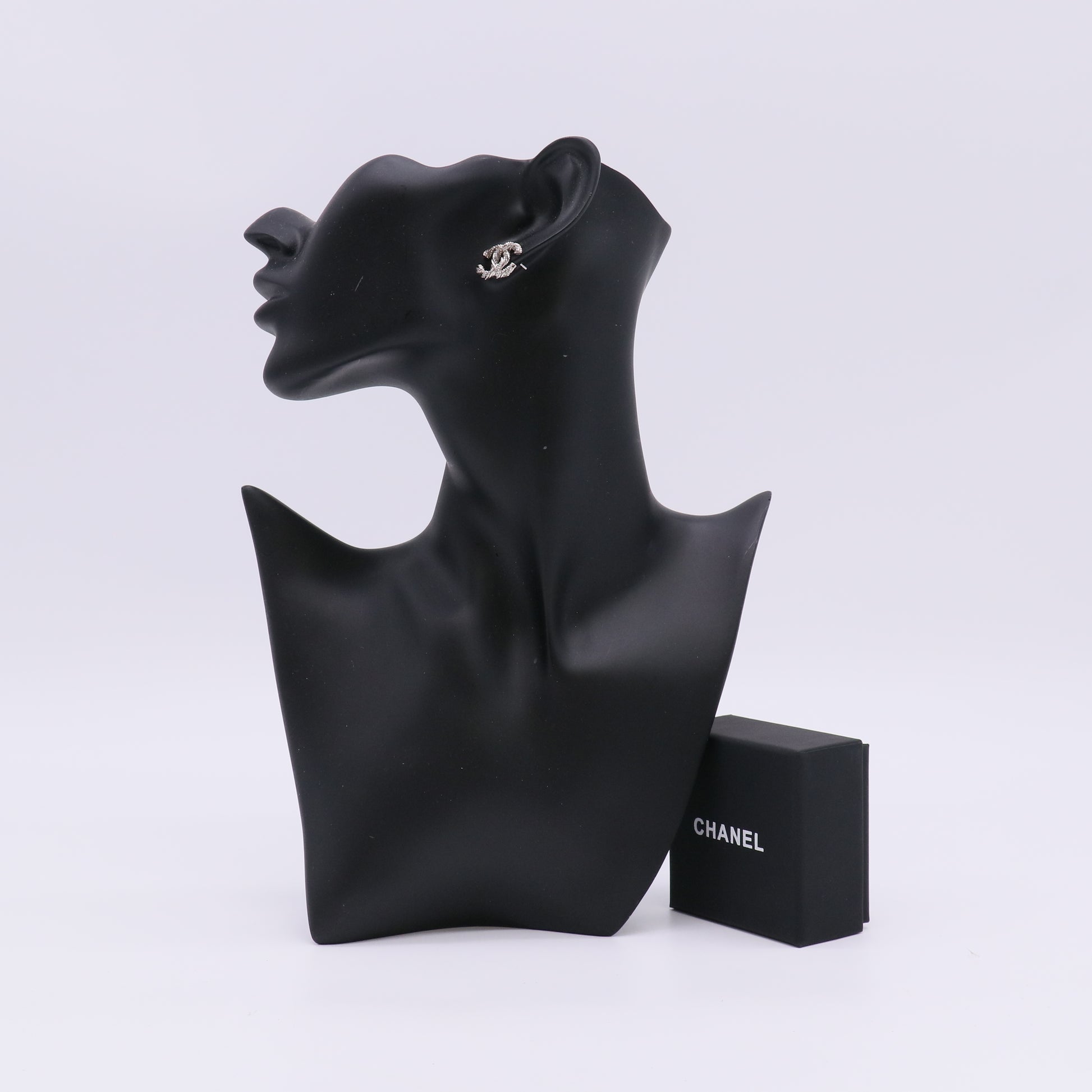 Twisted CC Earrings Silver W22987