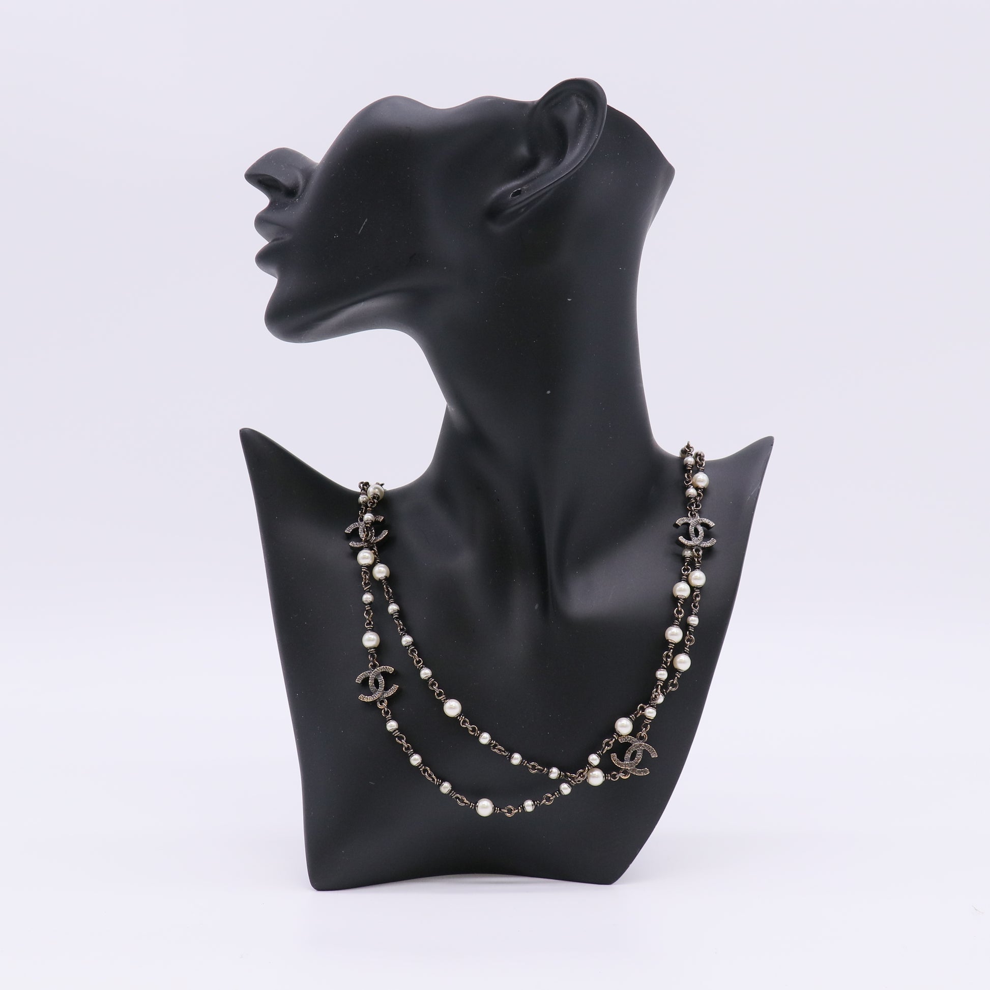 Chanel long CC necklace W22915