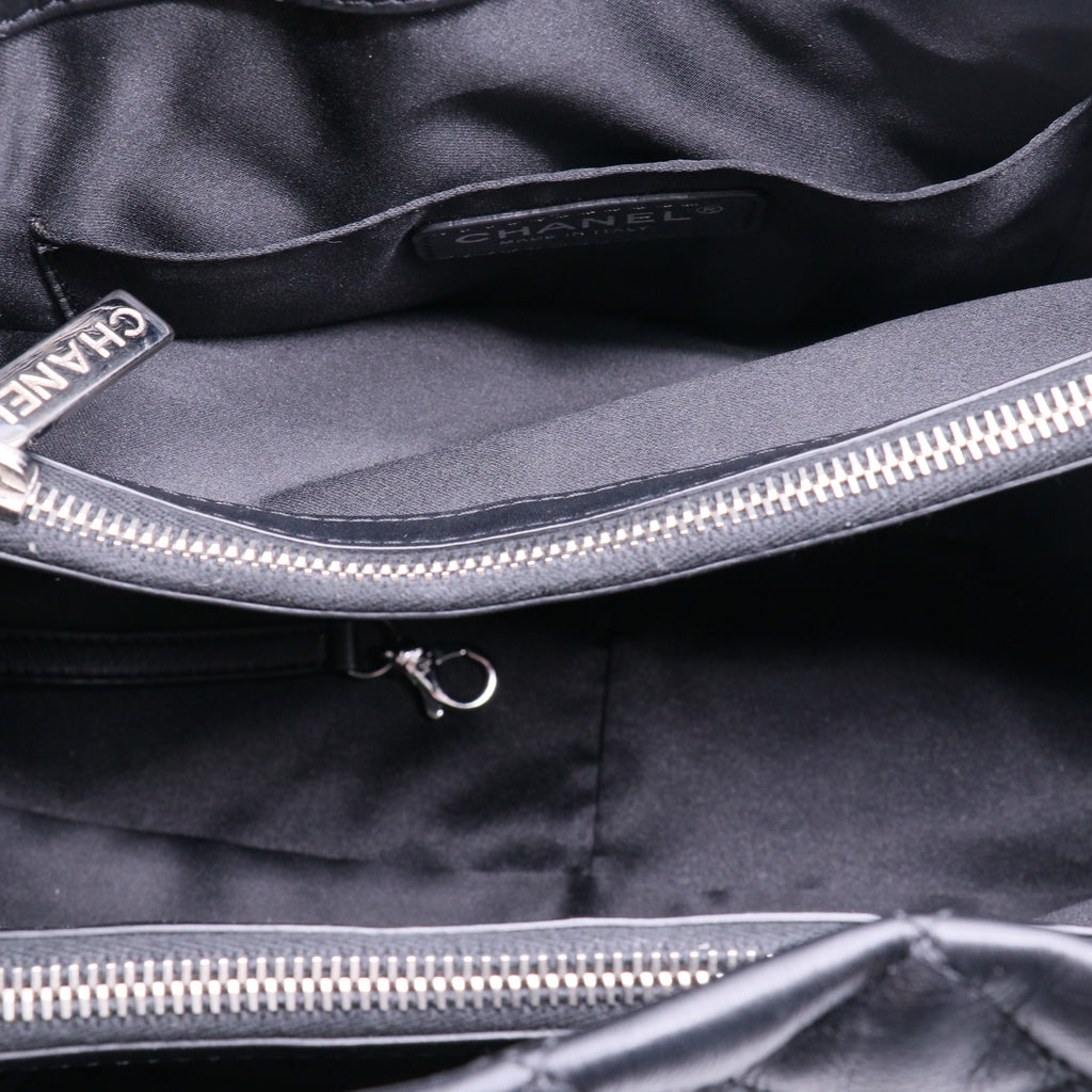 Calfskin Quilted Large Chic and Soft Shopping Tote Black Twins LDJ2781