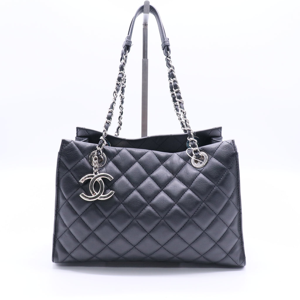 Calfskin Quilted Large Chic and Soft Shopping Tote Black Twins LDJ2781