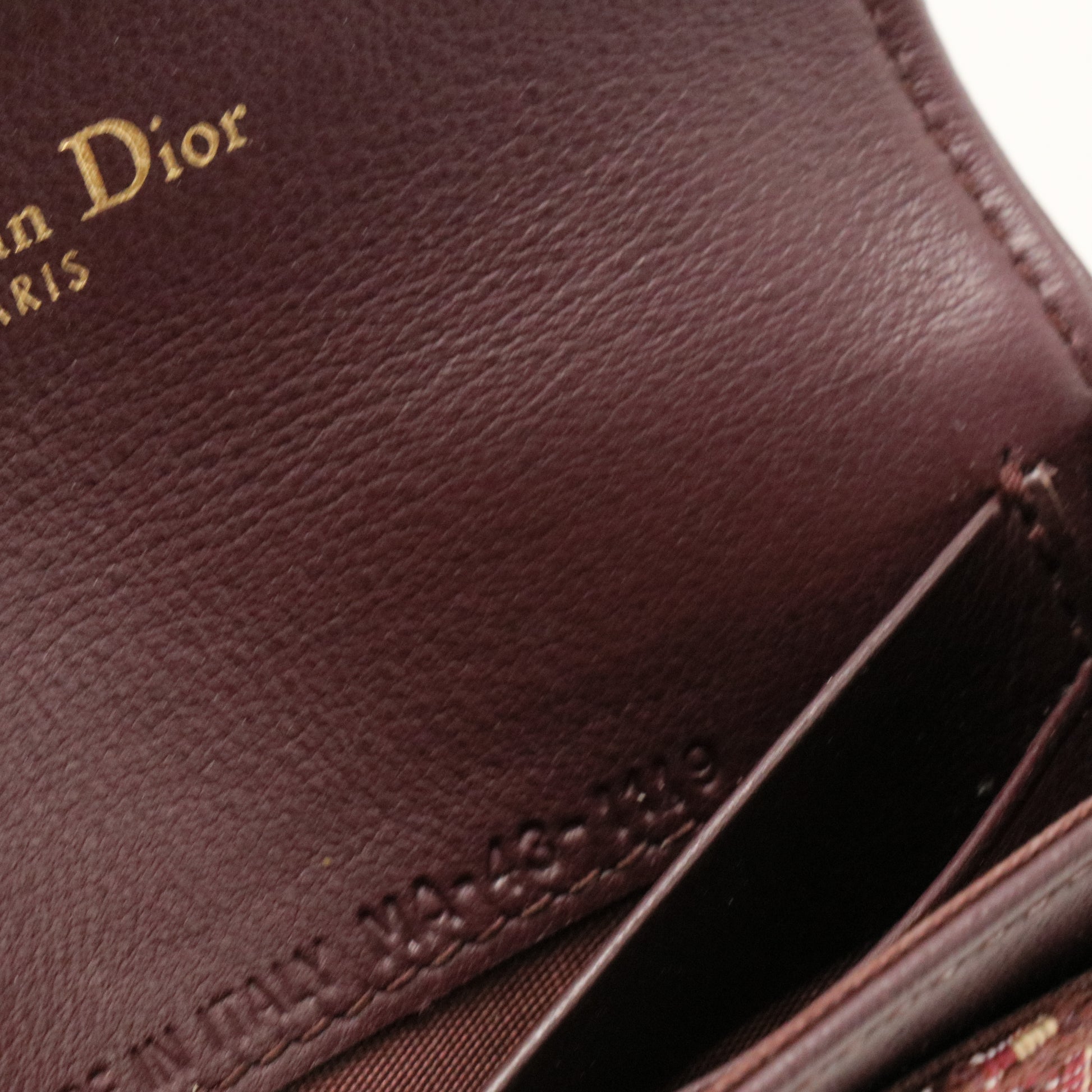 Oblique Saddle Card Holder Bordeaux