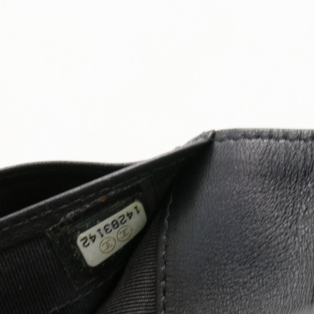 Quilted Pattern Leather Wallet
