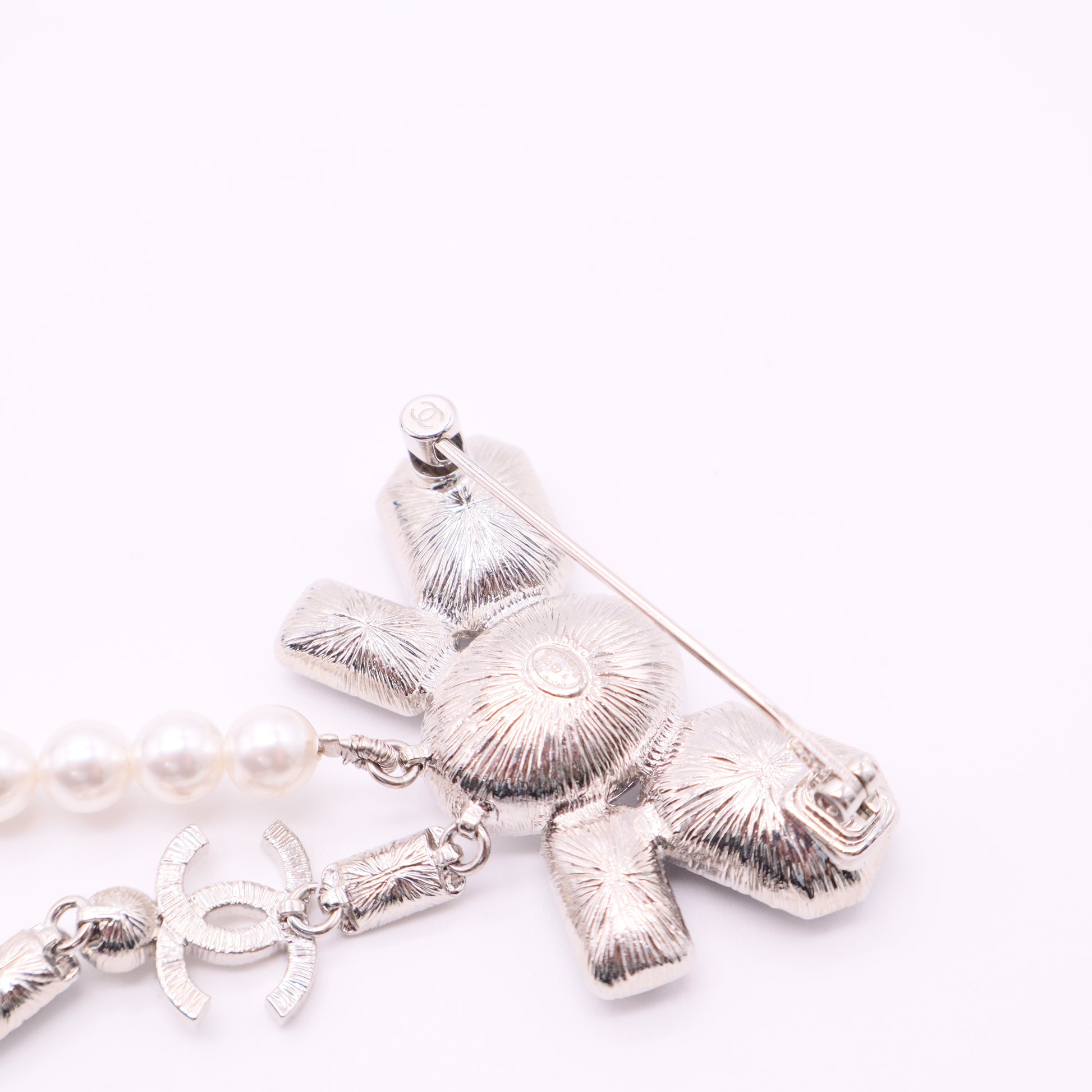 Faux Pearl & Strass CC Brooch Twins